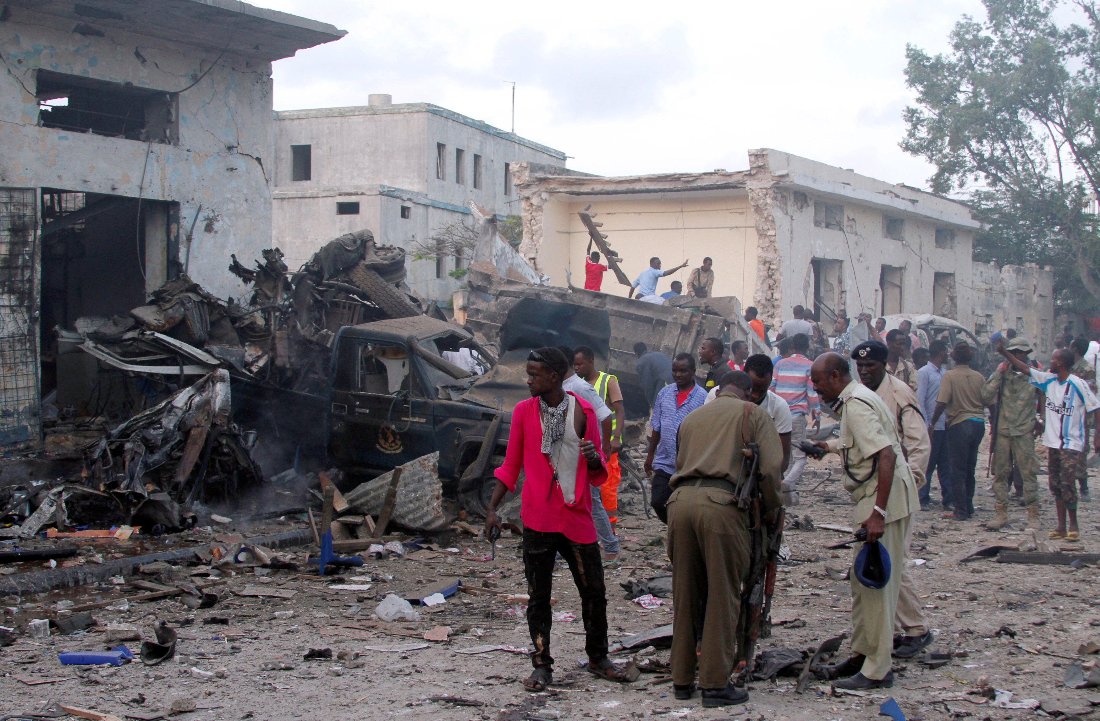 Место взрыва в Могадишо. Фото: &copy; REUTERS/Feisal Omar