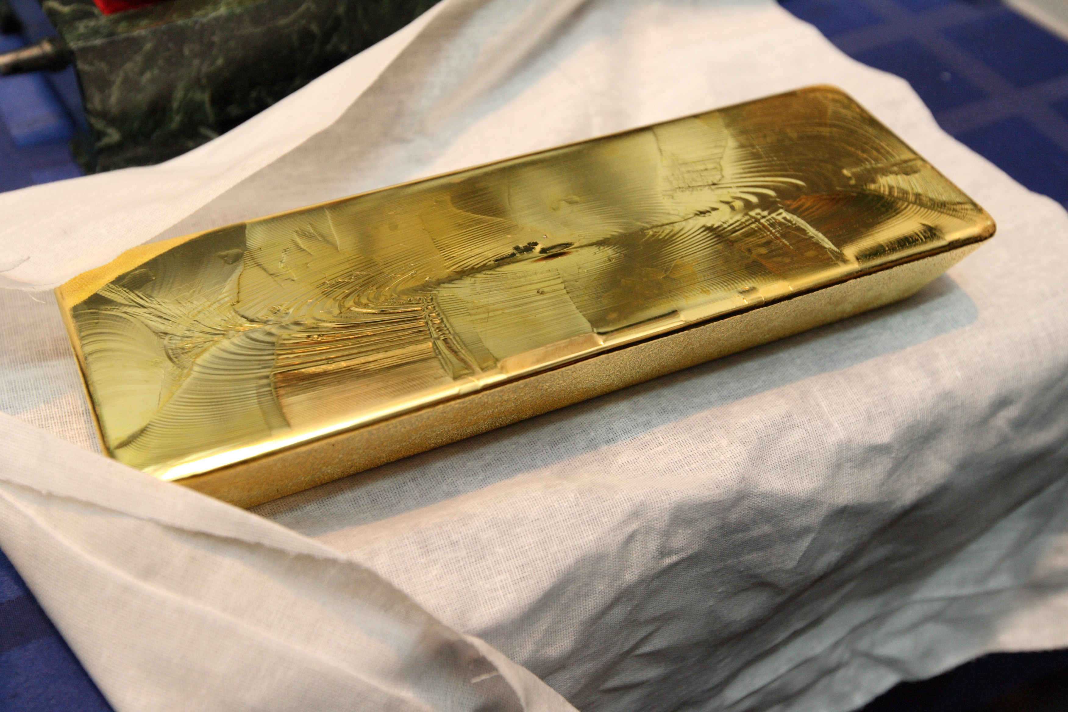 7 кг золота. Самородок 12 кг золота Магадан.