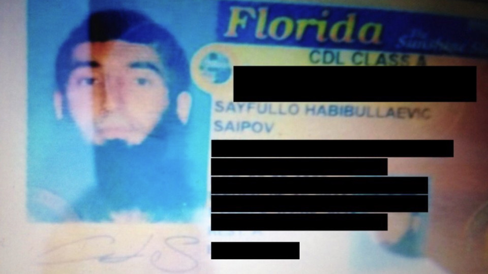 Фотография водительского удостоверения предполагаемого террориста. Фото: &copy; Twitter/Amichai Stein