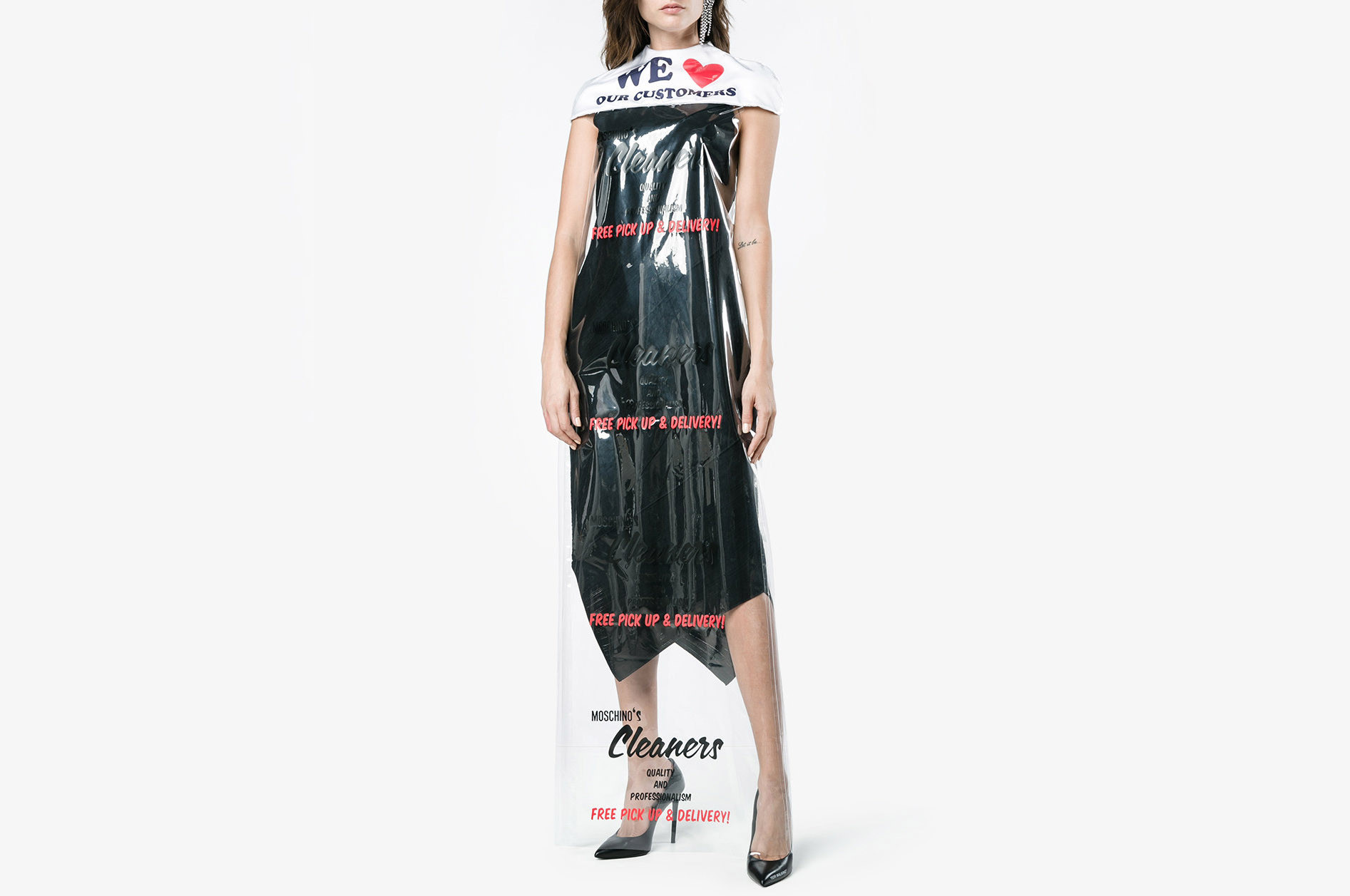 Фото &copy; Brownsfashion/Moschino Cape Sheer Overlay Dress