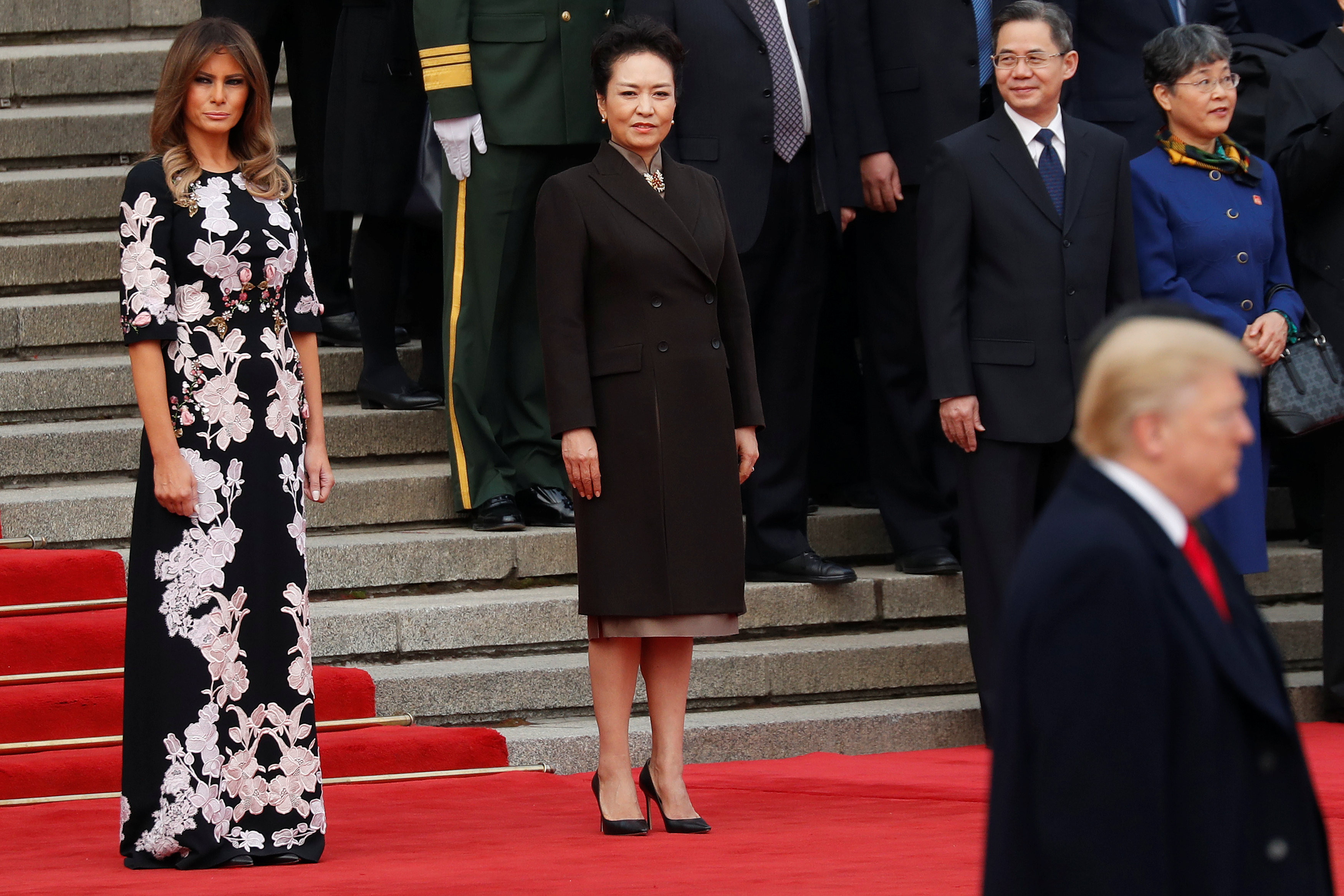 Первая леди США Меланья Трамп и первая леди Китая Пэн Лиюань. Фото: &copy; REUTERS/Damir Sagolj