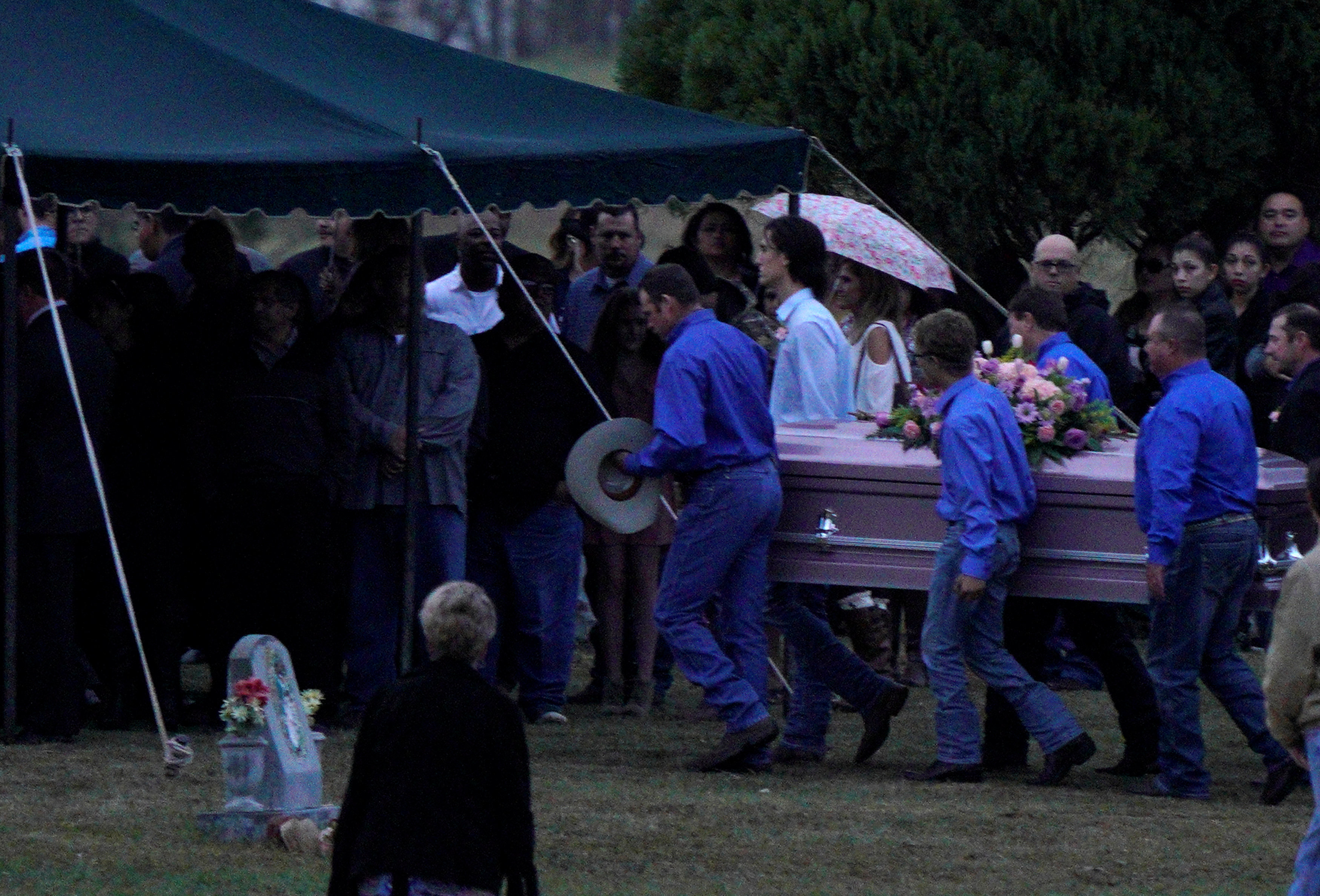 Похороны Ричарда и Терезы Родригес. Фото: &copy;&nbsp;REUTERS/Rick Wilking