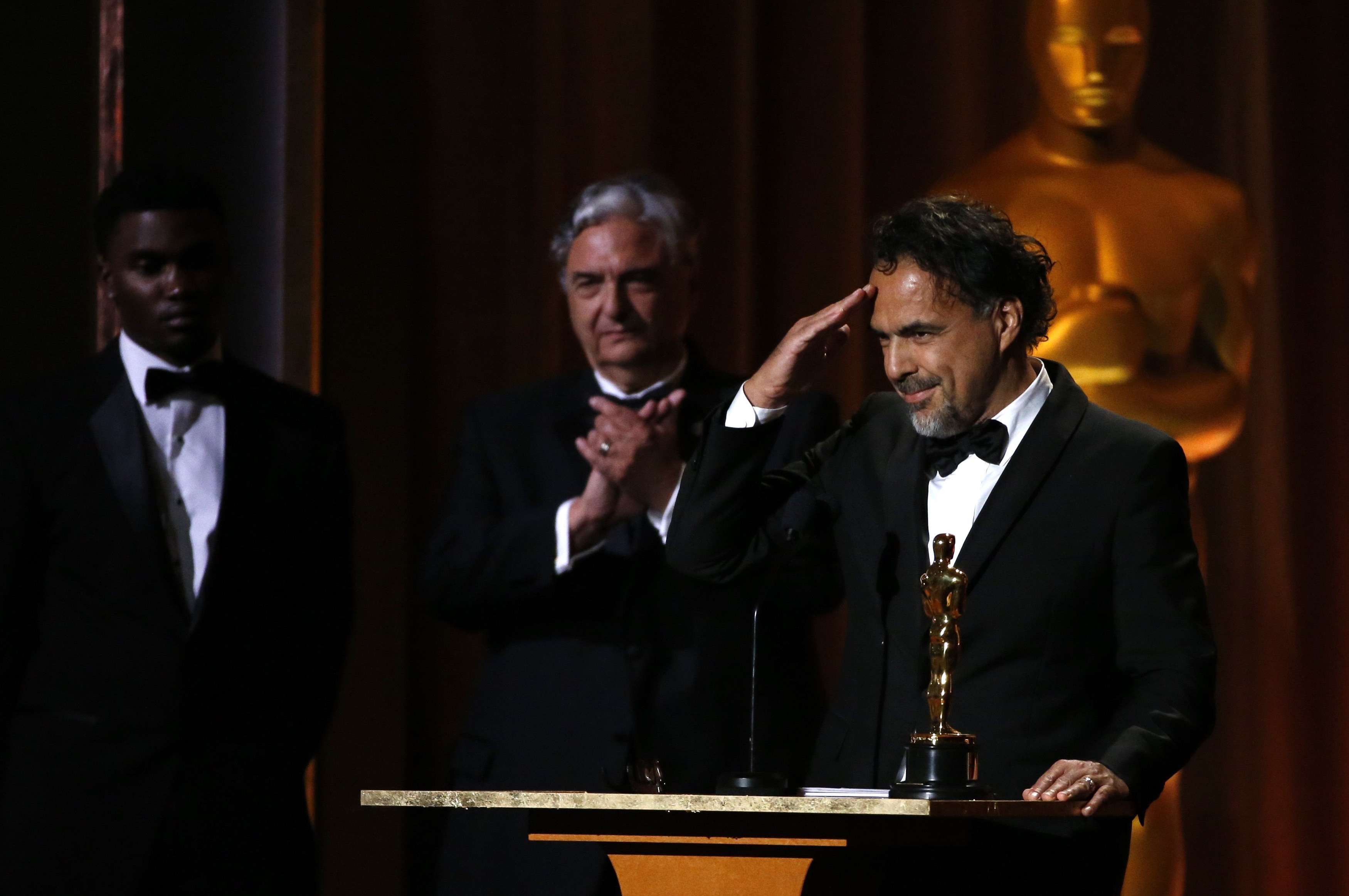 Алехандро Гонсалес Иньярриту получает специальную награду. Фото: &copy;&nbsp;REUTERS/Mario Anzuoni