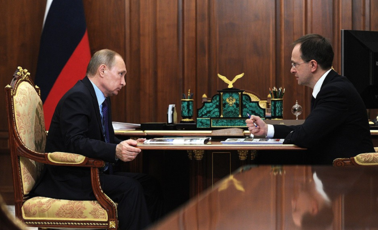 Путин и Мединский. Фото: Сайт президента РФ