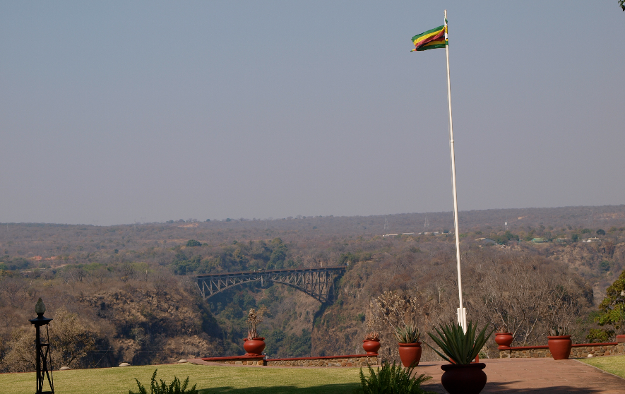 Флаг Зимбабве. Фото: &copy; flickr/Kai Y Wong