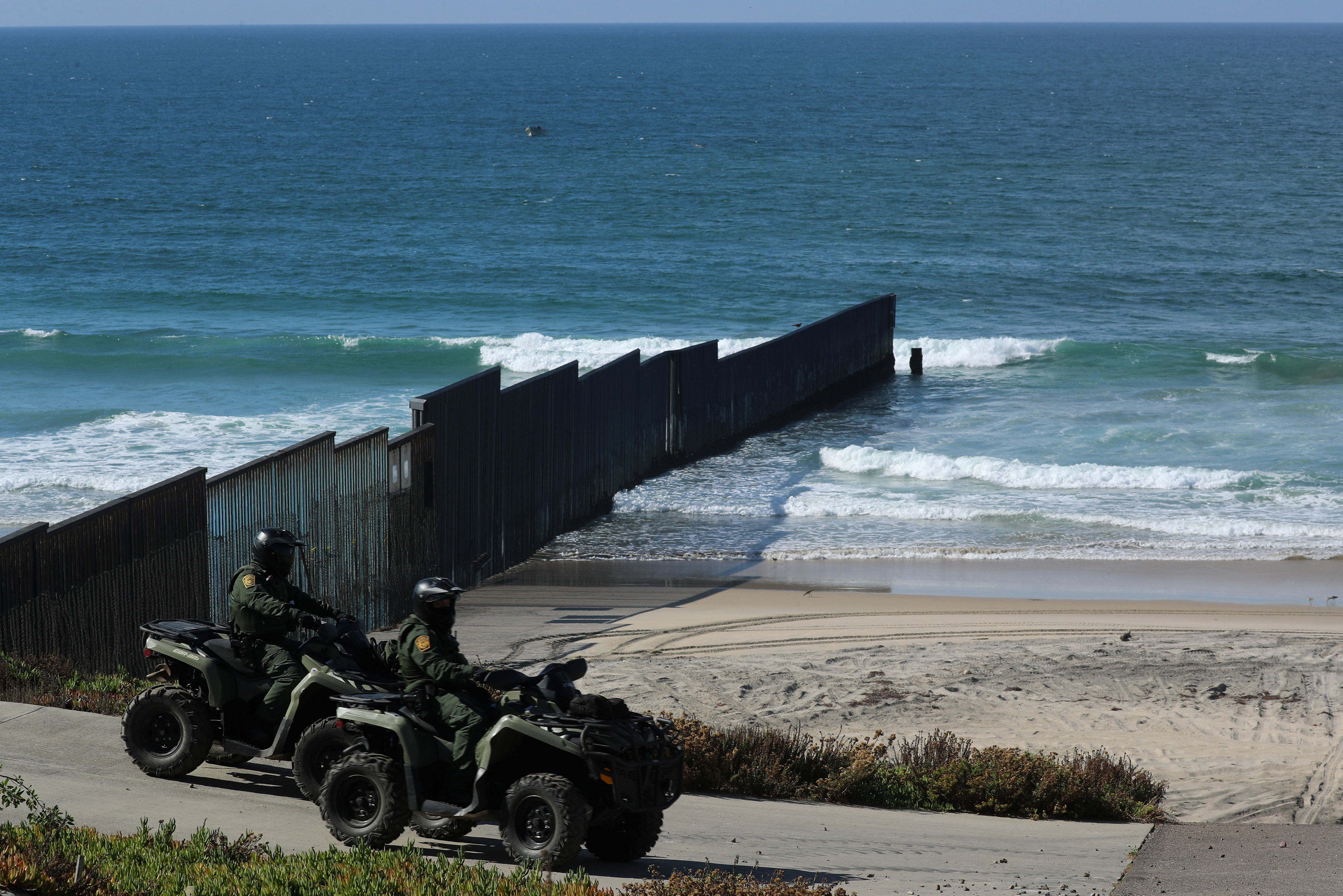 Граница между Мексикой и США. Фото: &copy; REUTERS/Mike Blake