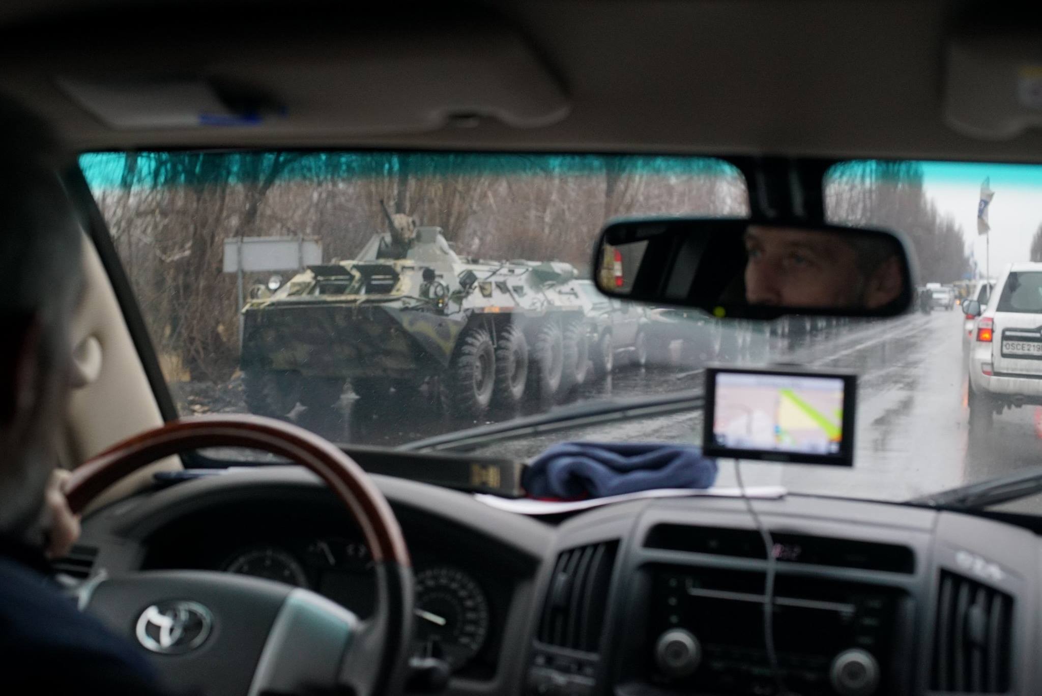 Колонна военное техники на подъезде к Луганску. Фото: СММ ОБСЕ