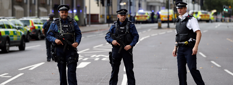 Сотрудники британской полиции. Фото: &copy; REUTERS/Peter Nicholls