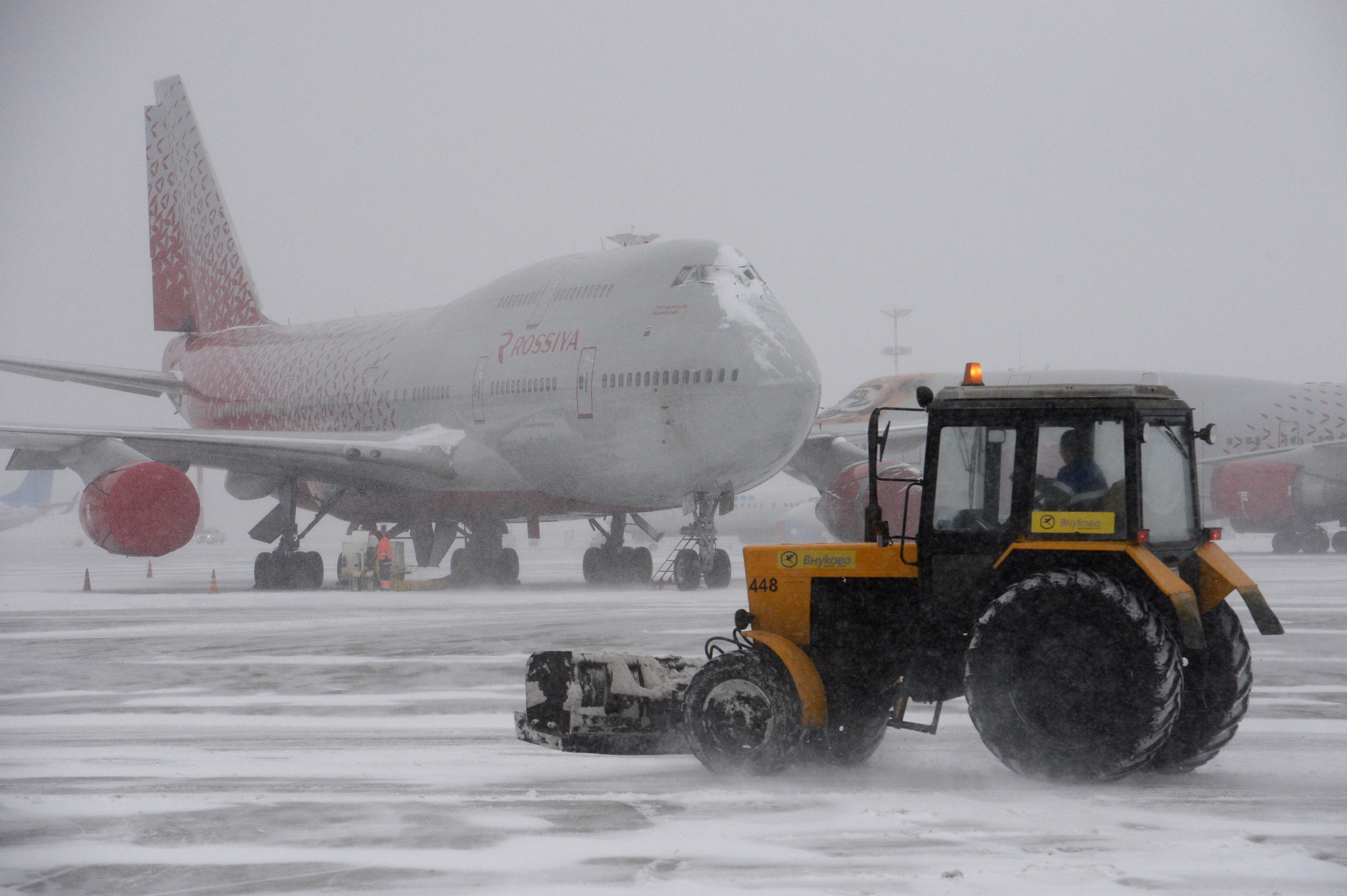 Самолёт в аэропорту. Фото: &copy; РИА Новости/Илья Питалев
