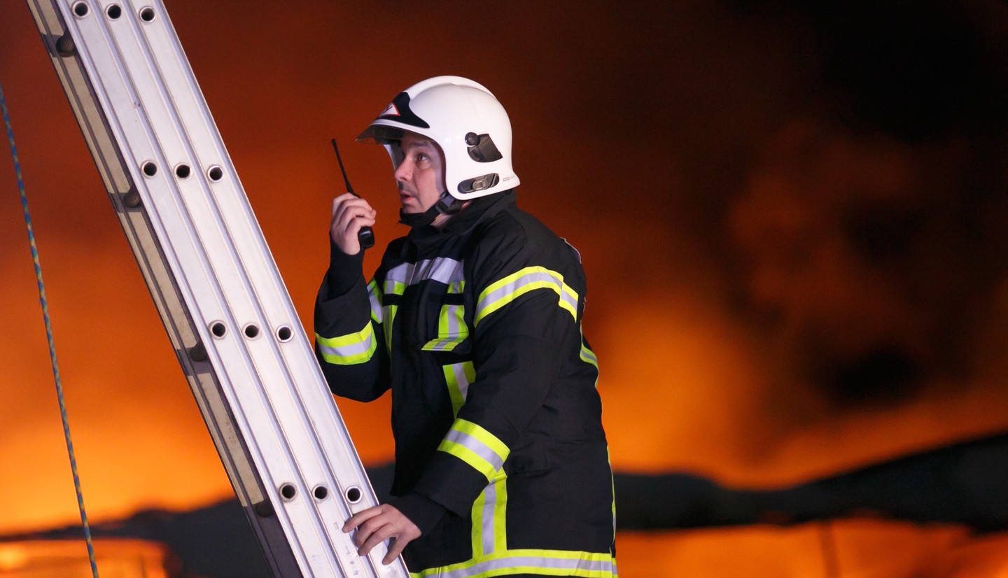 Сотрудник противопожарной службы. Фото: &copy; РИА Новости/Кирилл Брага




