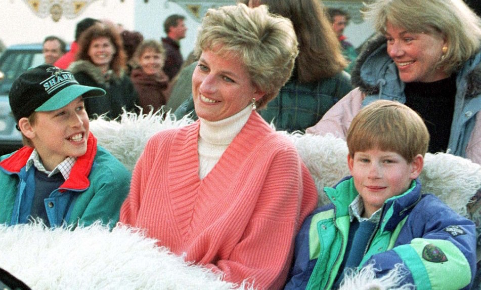 Принцы Уильям и Гарри вместе с их матерью принцессой Дианой. Фото: &copy; REUTERS