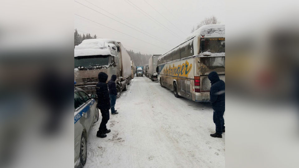 Пробка в Челябинской области. Фото: © мвд.рф