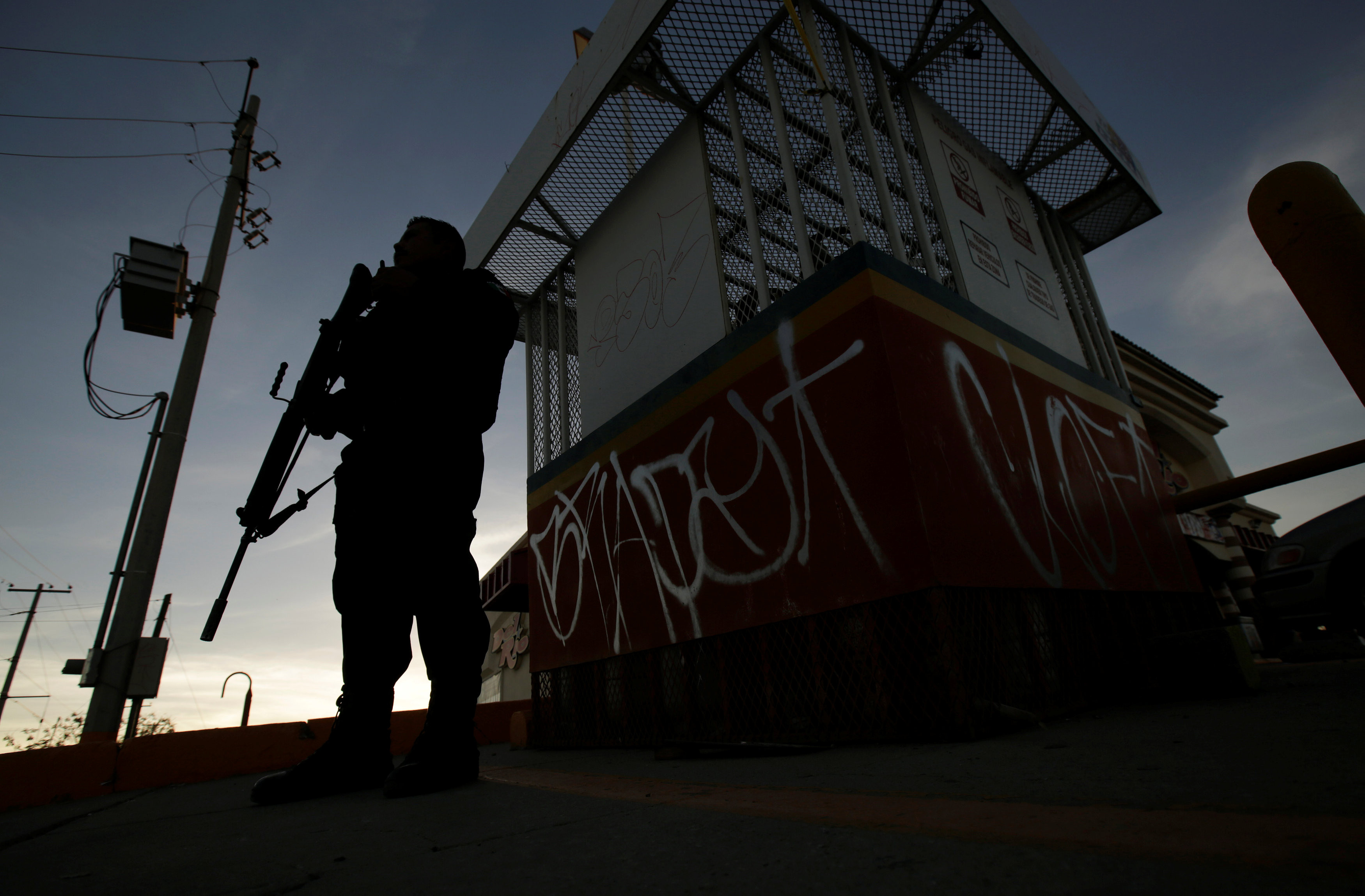 Полицейский в Мексике.&nbsp;Фото &copy;&nbsp;REUTERS/Jose Luis Gonzalez