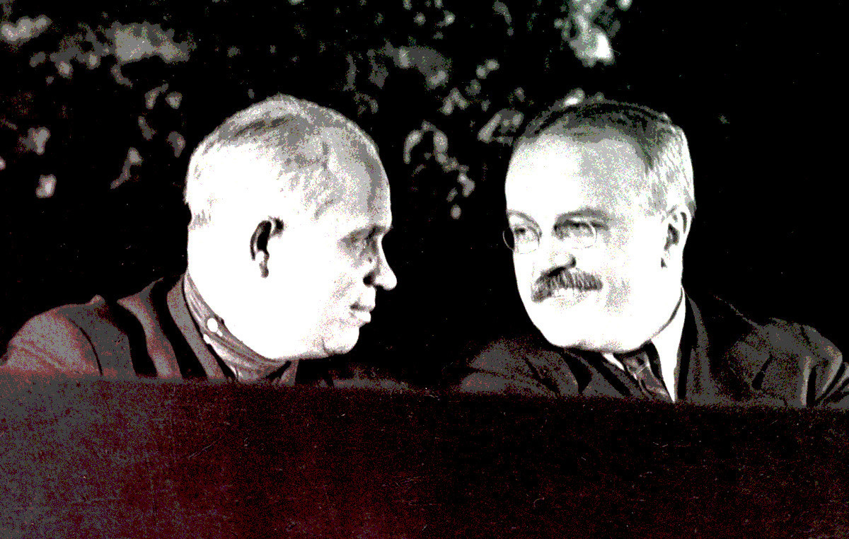 Н. С. Хрущёв (слева) и В. М. Молотов. Фото © РИА Новости