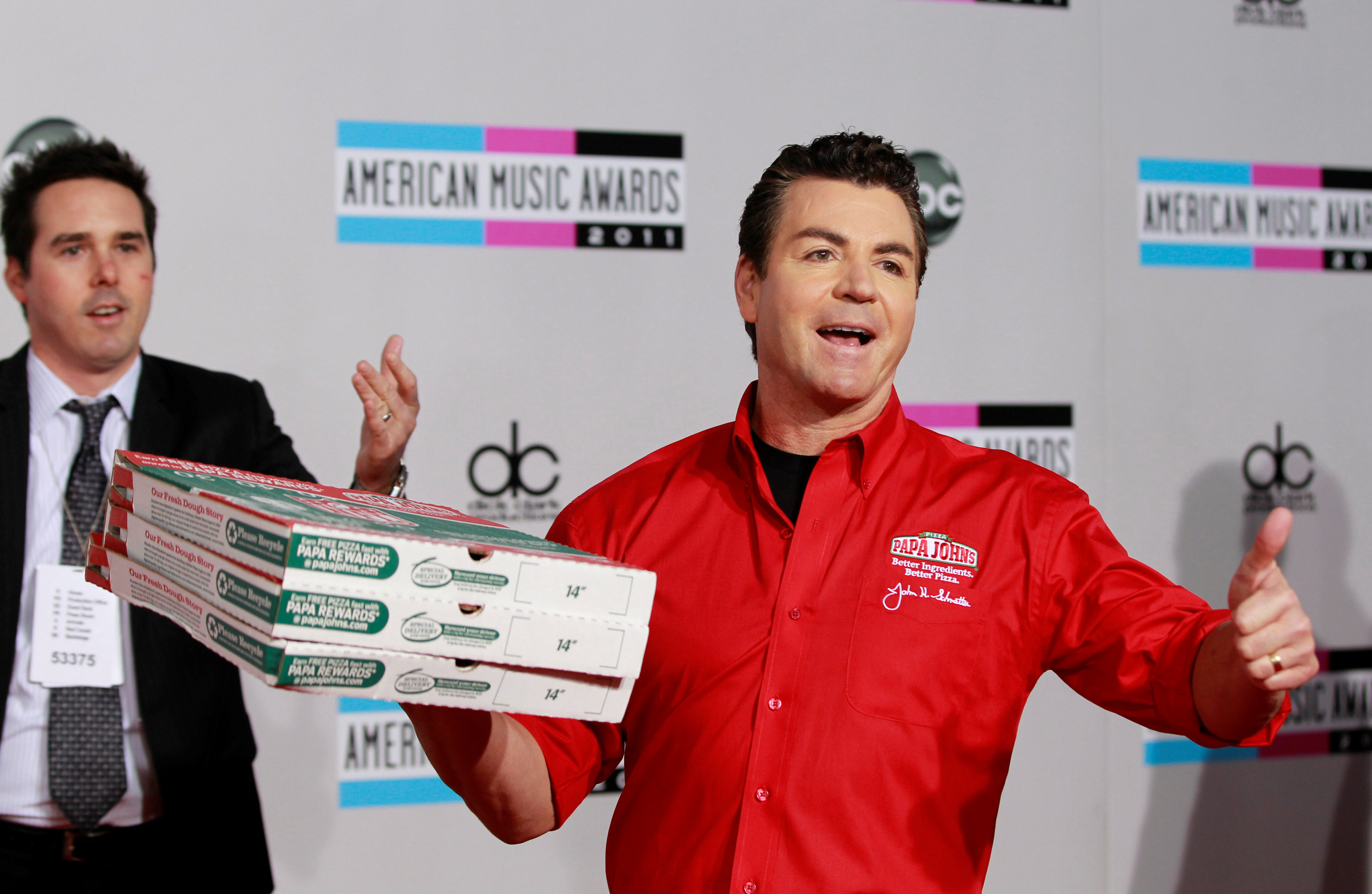 Papa johns. Джон Шнаттер. Джон Шнаттер папа. Джон Шнаттер папа Джонс. Джон Шнаттер скандал.