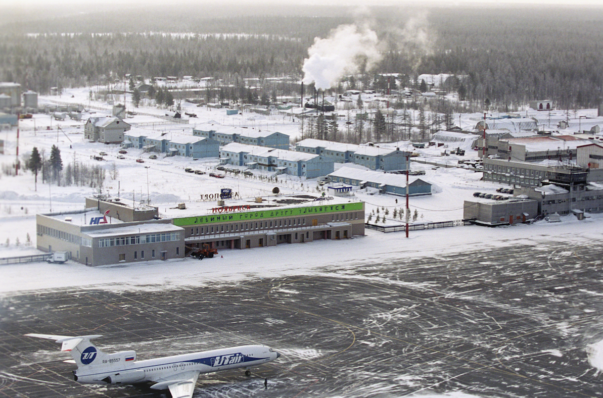 Погода янао ноябрьск. Ноябрьск город аэропорт. Аэропорт Ноябрьск фото. Аэропорт Ноябрьск новый. Ноябрьск самолеты аэропорт.