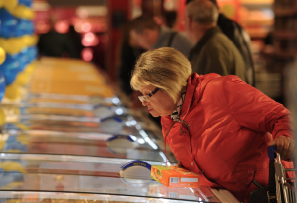 Покупательница в супермаркете. Фото: &copy; РИА Новости/Кирилл Каллиников&nbsp;