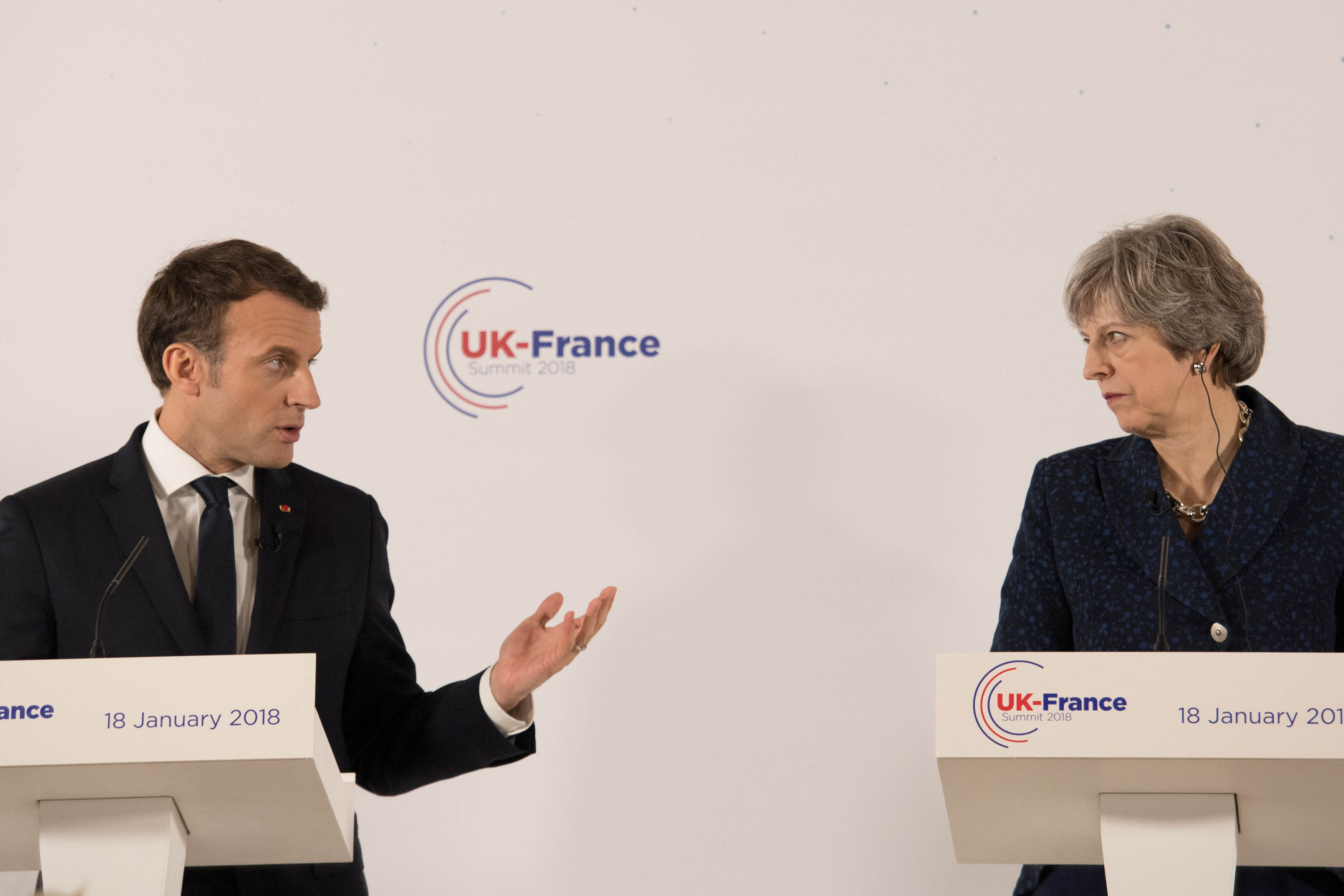 Президент Франции Эммануэль Макрон и премьер-министр Великобритании Тереза Мэй. Фото: &copy;&nbsp;REUTERS/Stefan Rousseau