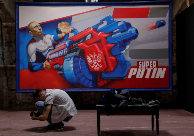 Экспозиция выставки SuperPutin ("Супер-Путин") Фото: © REUTERS/Maxim Shemetov