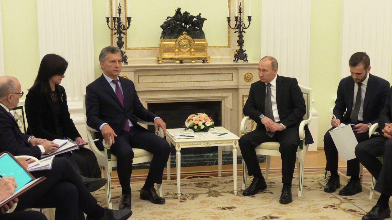Президенты России и Аргентины Владимир Путин (справа) и Маурисио Макри (слева). Фото: Life/Павел Баранов.