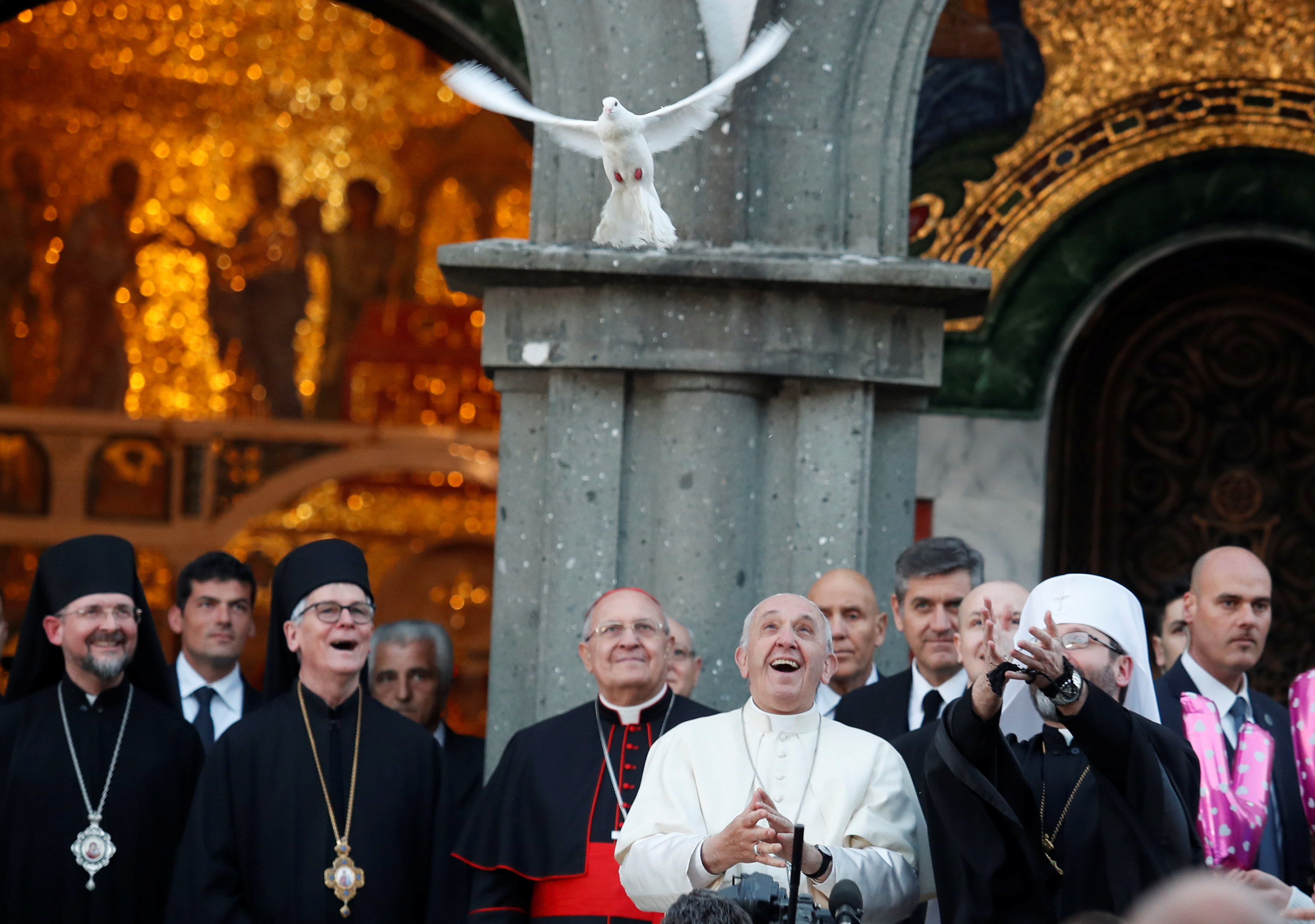 Папа римский Франциск в ходе посещения церкви святой Софии. Фото: &copy;&nbsp;REUTERS/Remo Casilli