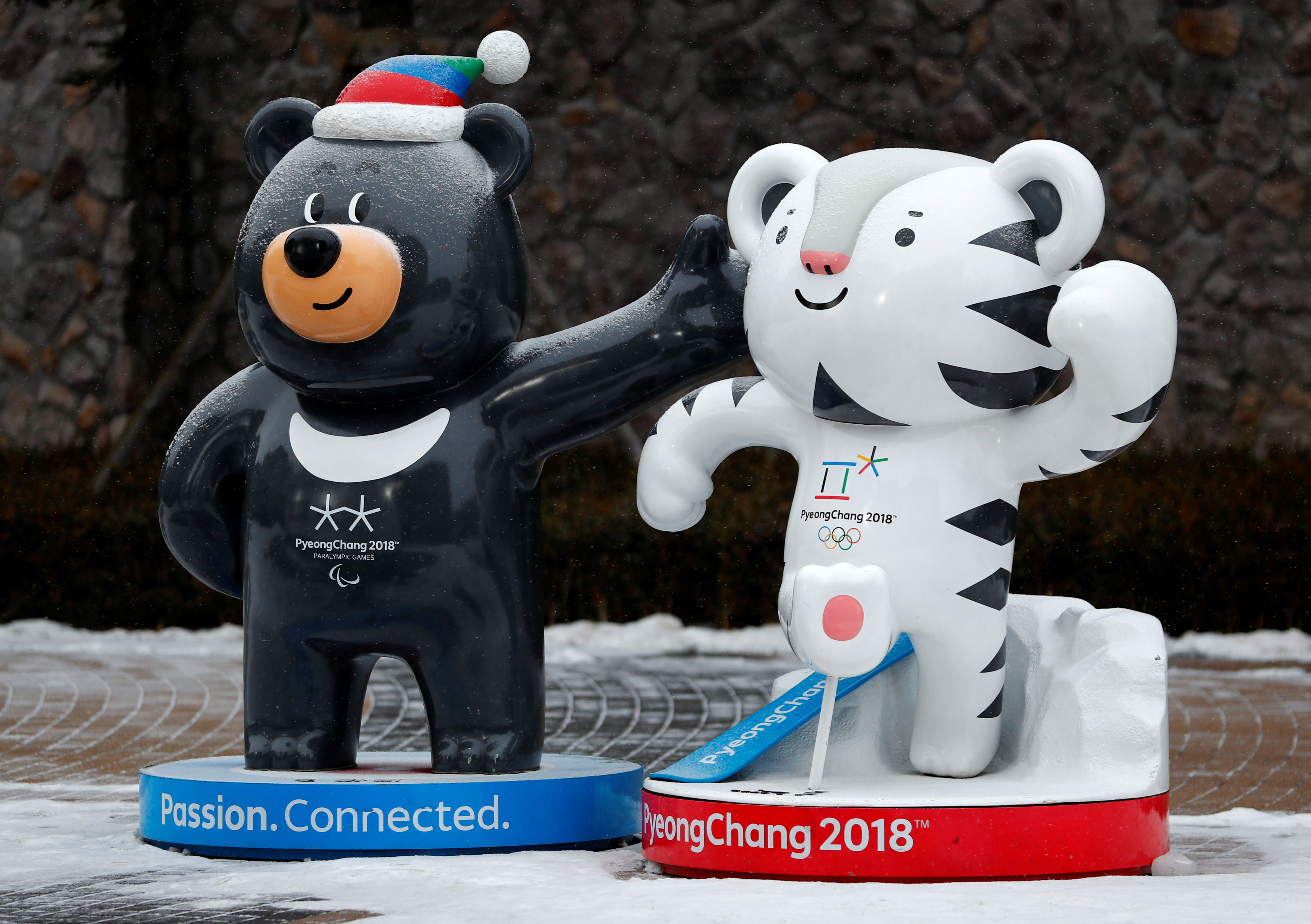 Талисманы Олимпийских и Паралимпийских игр в Пхёнчхане. Фото: &copy;&nbsp;REUTERS/Fabrizio Bensch