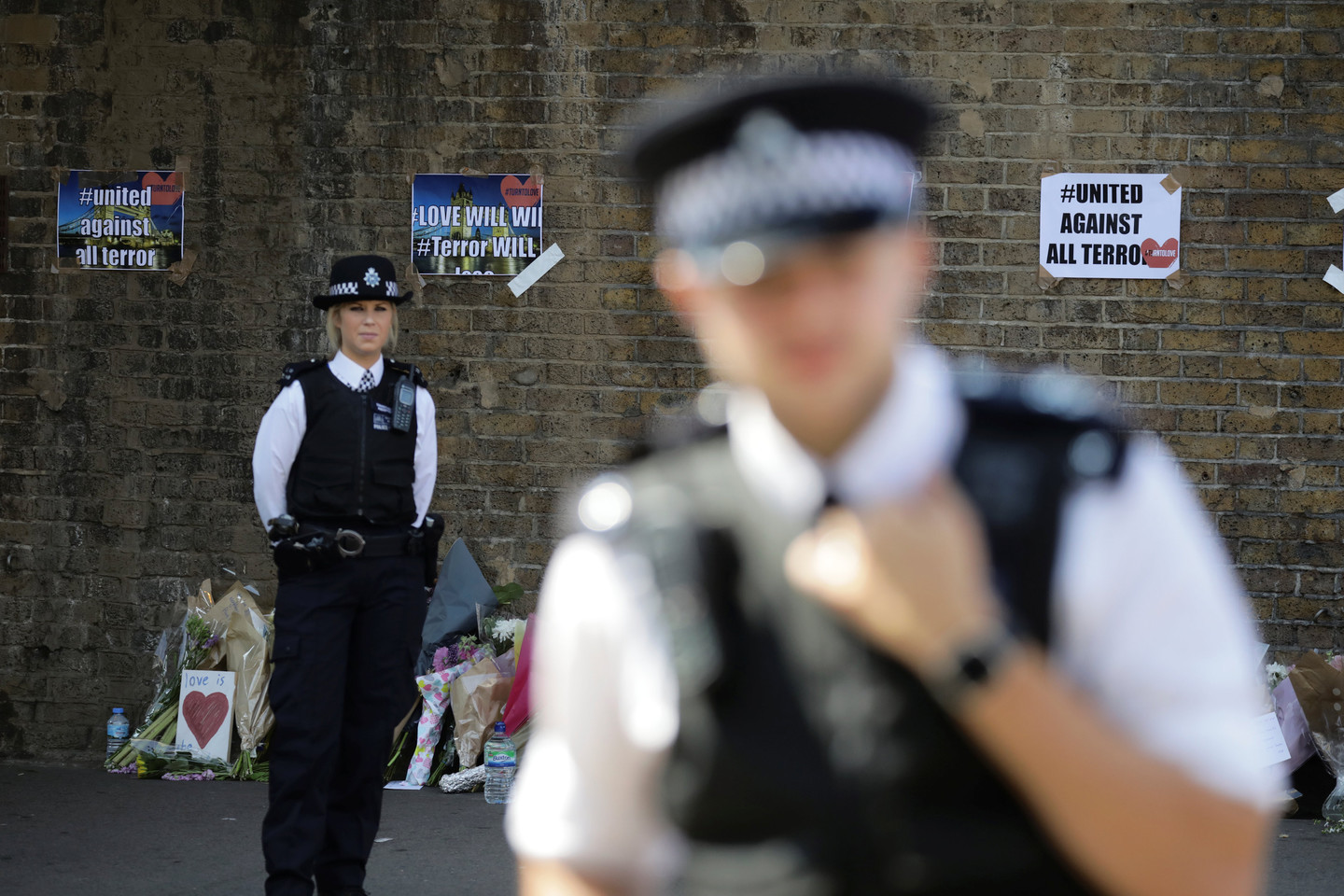 Полиция Лондона на месте происшествия. Фото: &copy; REUTERS/Kevin Coombs