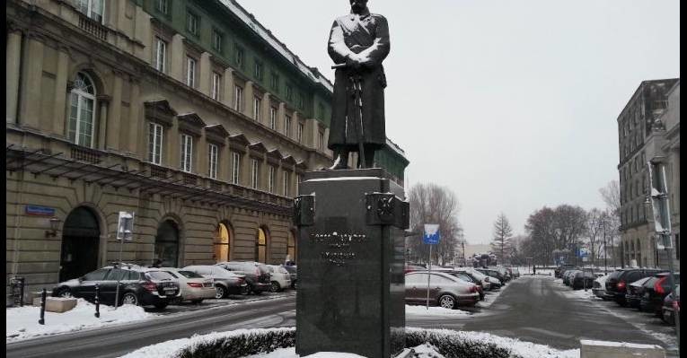 Памятник маршалу Пилсудскому в Варшаве