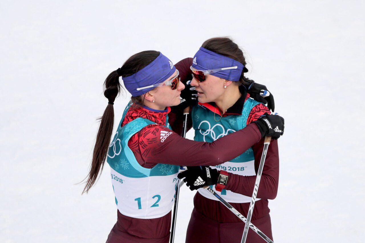 Наталья Непряева и Анастасия Седова после скиатлона. Фото:&nbsp;&copy;&nbsp;Олимпийский комитет России