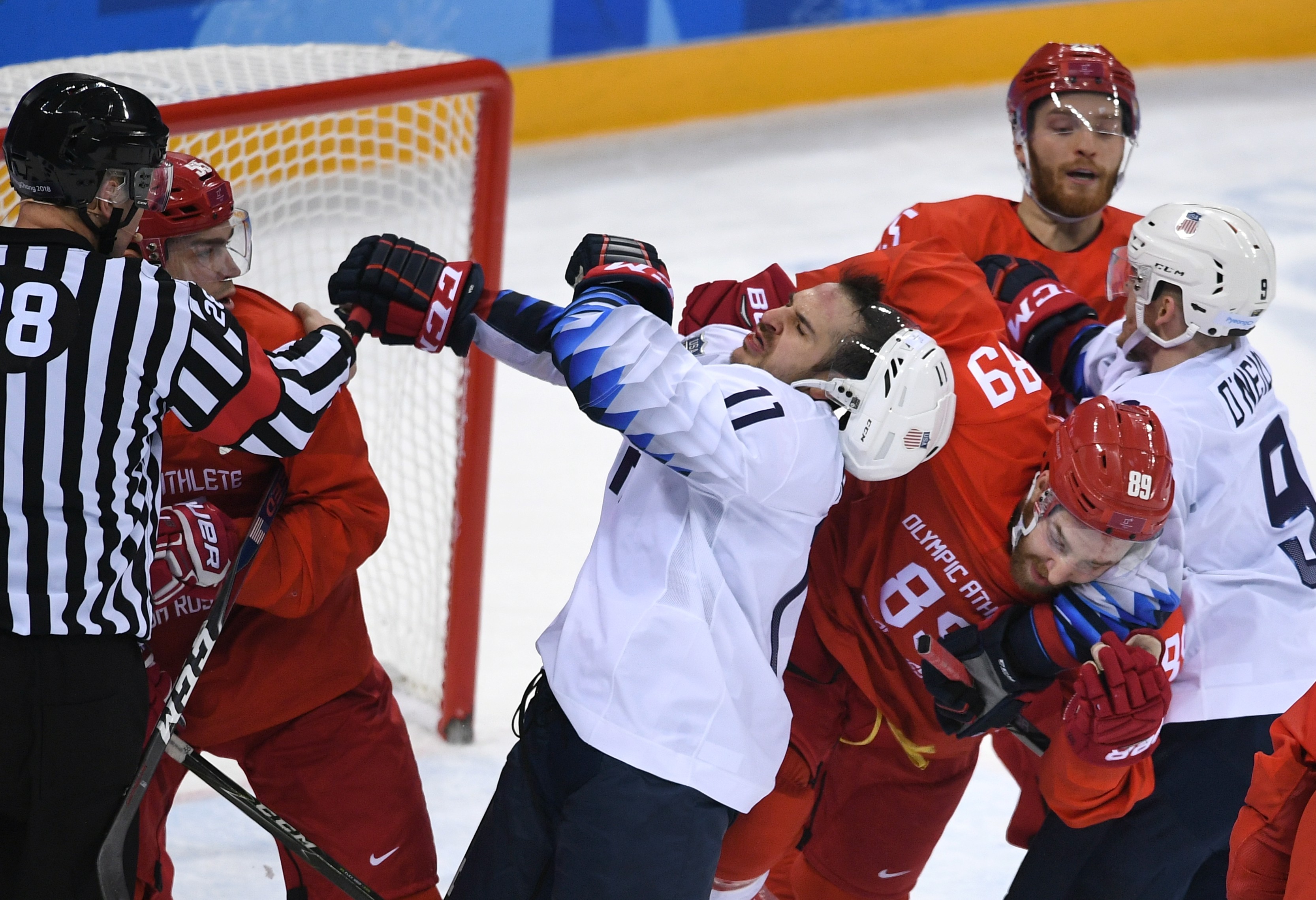 Российские и американские хоккеисты подрались в последнем матче группового этапа. Фото: © РИА Новости/Александр Вильф
