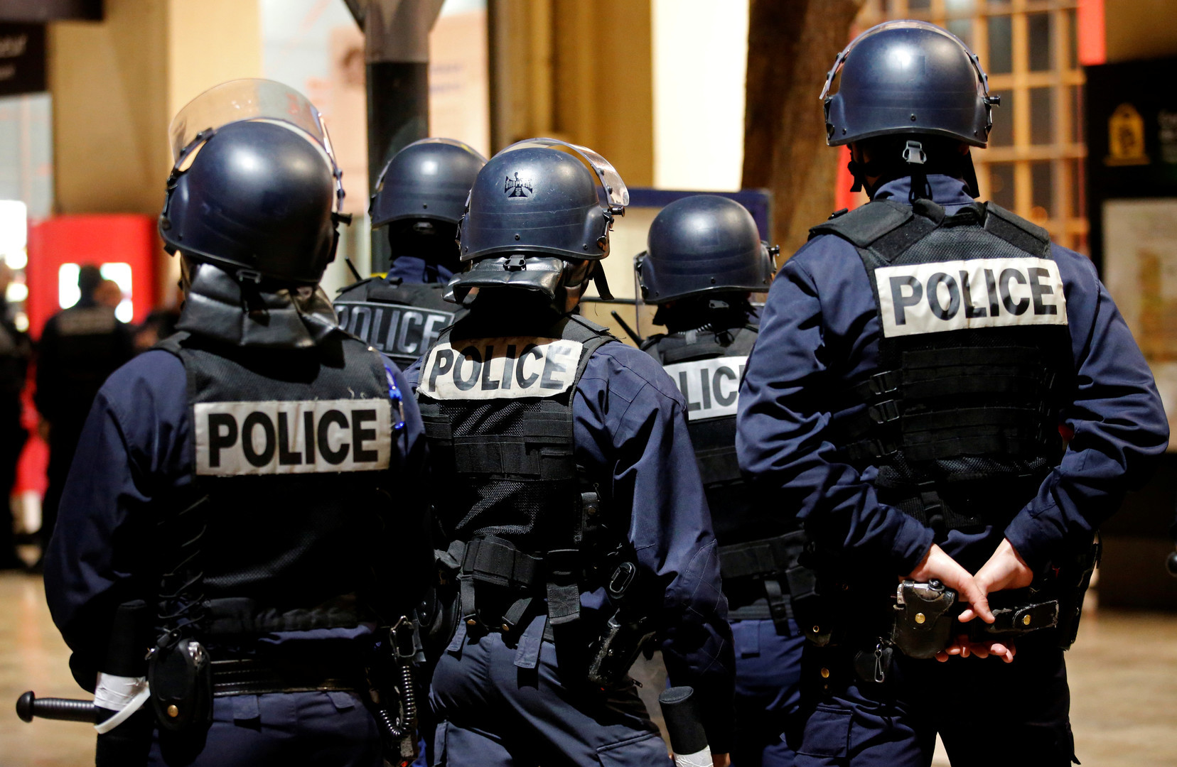 Французская полиция. Фото: &copy;&nbsp;REUTERS/Jean-Paul Pelissier