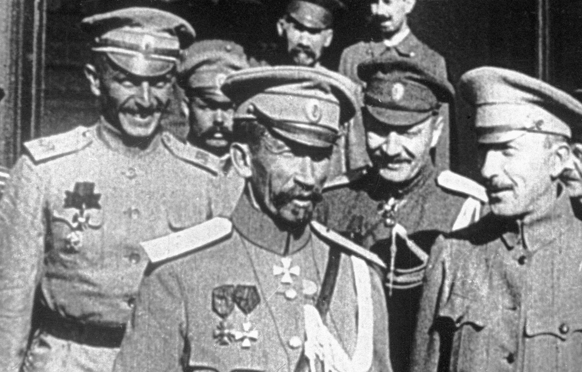 Генерал Лавр Корнилов (на переднем плане в центре). Фото © РИА Новости