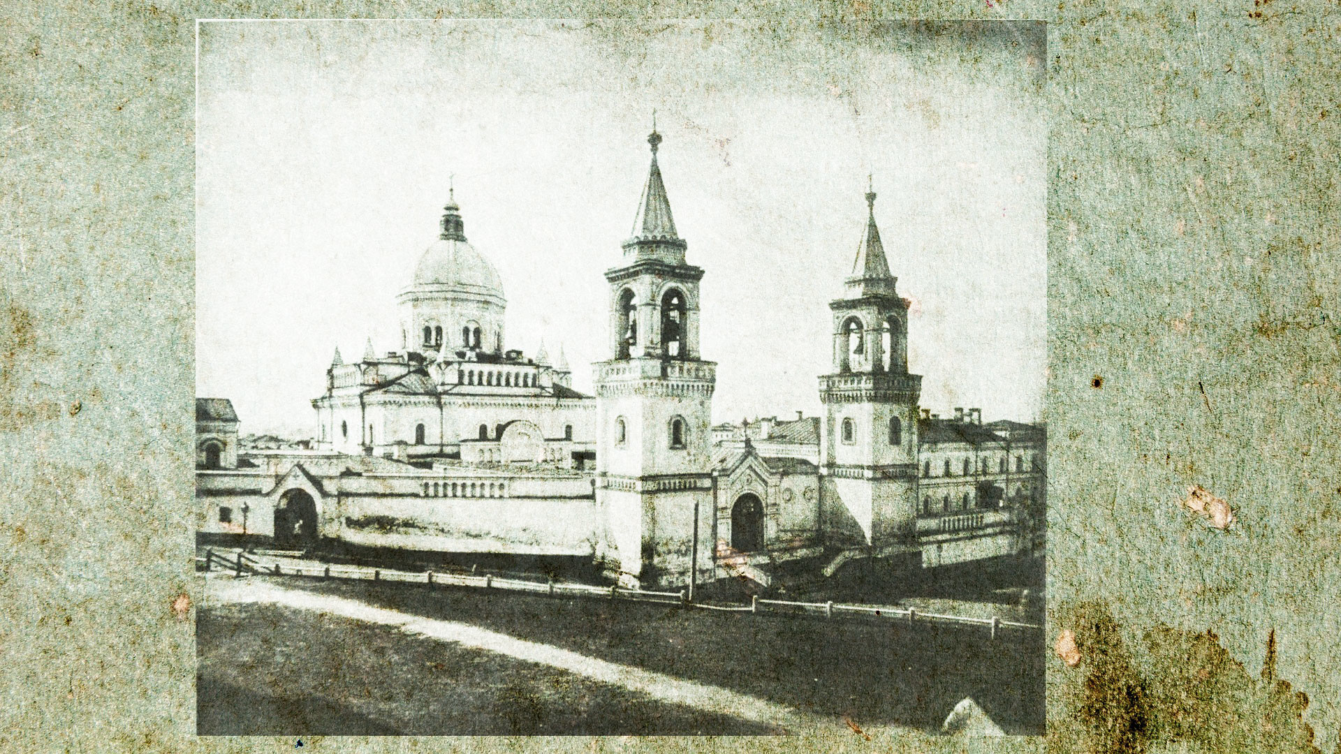 Иоанно-Предтеченский женский монастырь, в который заключили Дарью Салтыкову. Коллаж © L!FE. Фото: © wikipedia.org