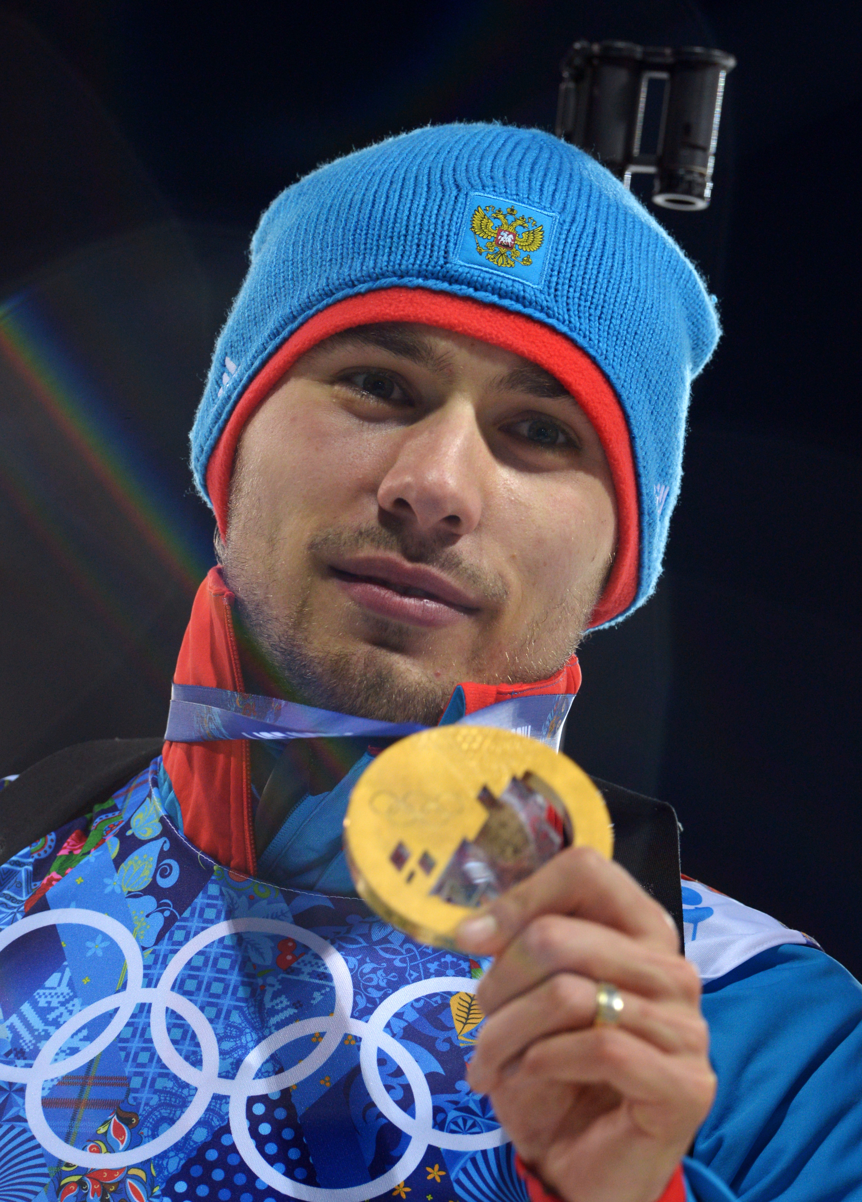 Антон Шипулин с золотой медалью Сочи-2014 в эстафете. Фото: © РИА Новости/Евгений Биятов