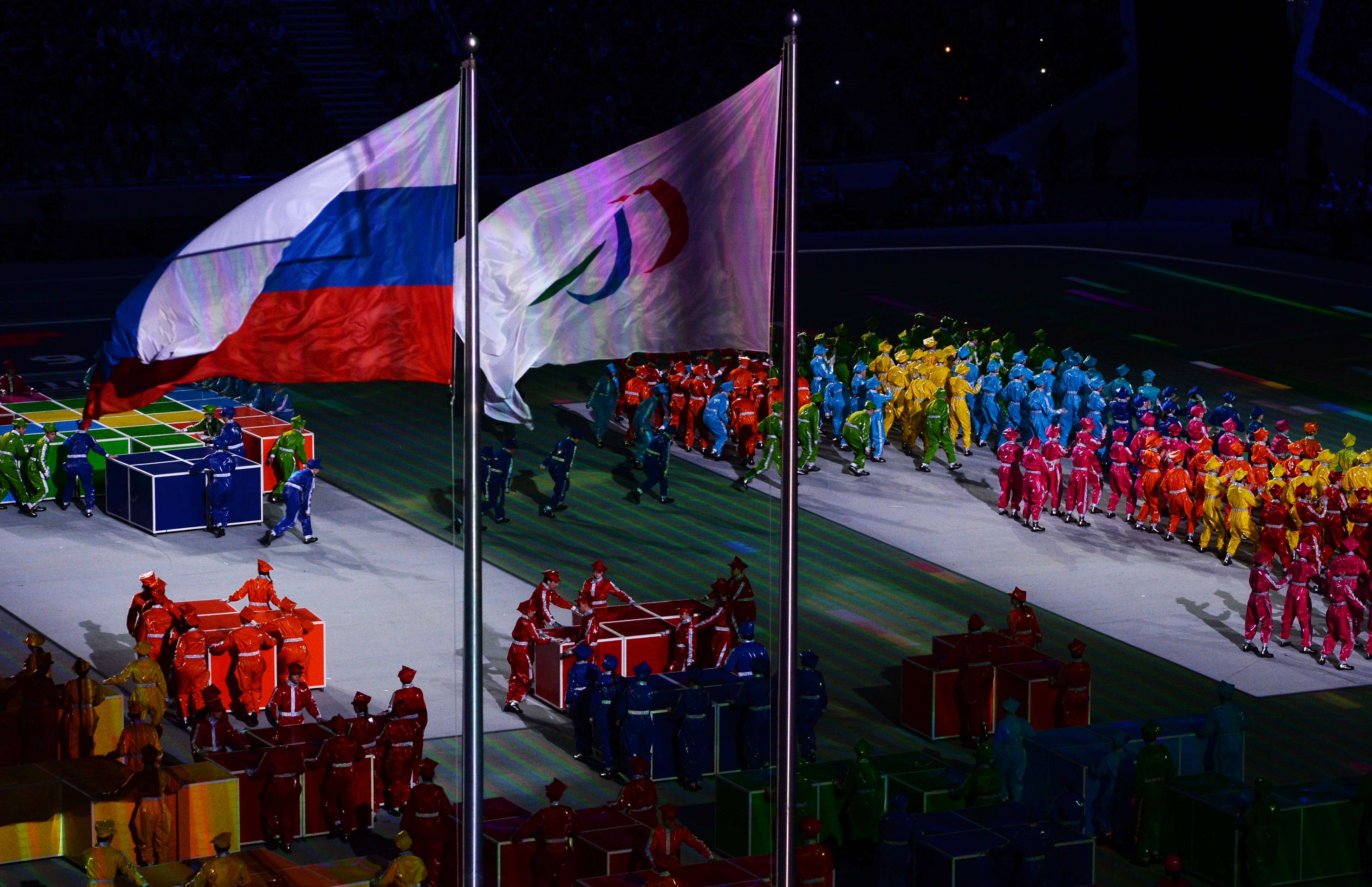 Российский и паралимпийский флаг на церемонии закрытия Игр в Сочи. Фото: &copy; РИА Новости/Алексей Филиппов