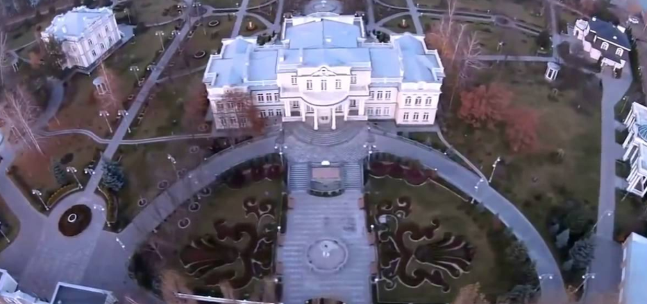 Имение президента Украины Петра Порошенко в Конча-Заспе.&nbsp;Кадр из видео Youtube