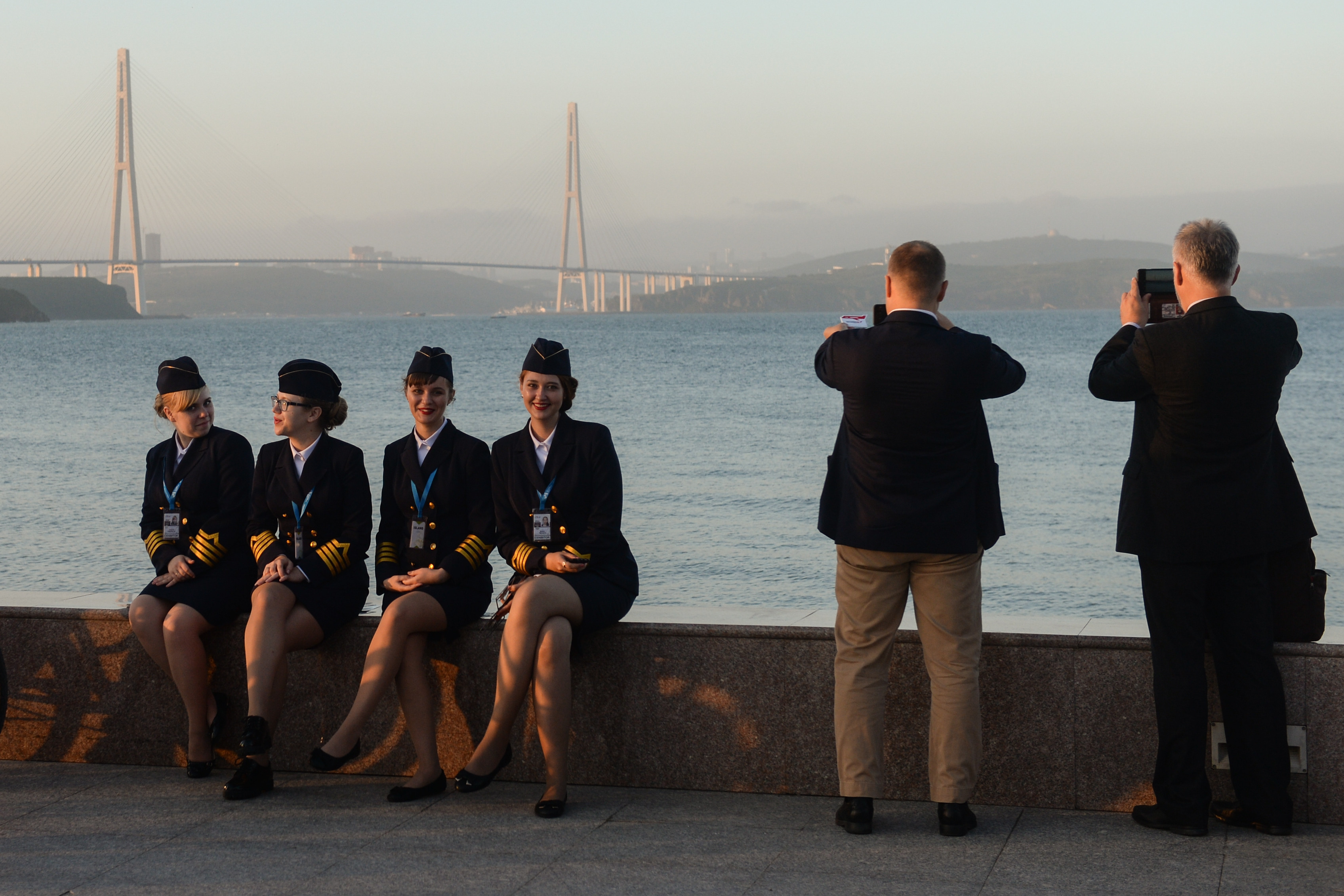 Отмечать рост. Турист из США В России. American Tourist in Vladivostok.