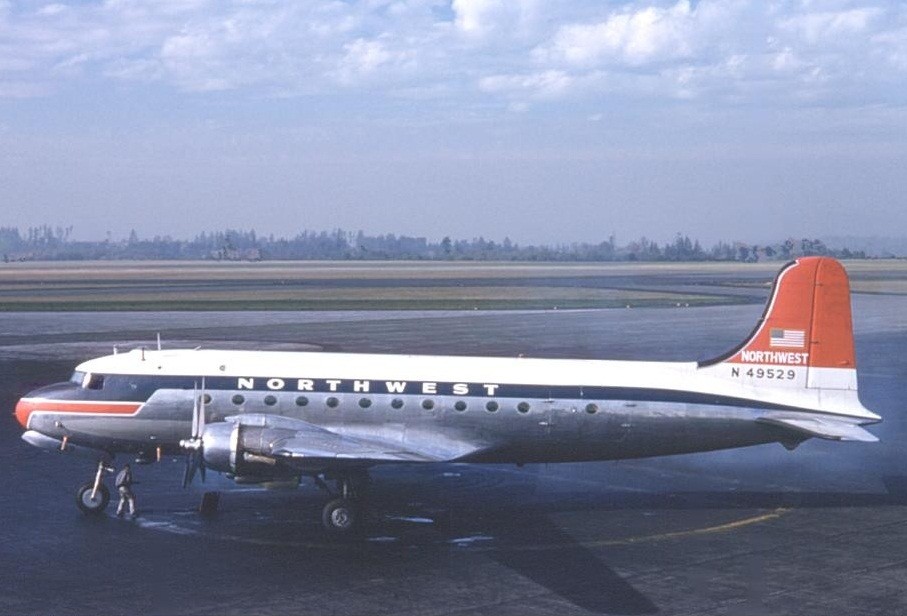 Самолёт авиакомпании Northwest Airlines, 1950 год. Фото: © Wikipedia.org