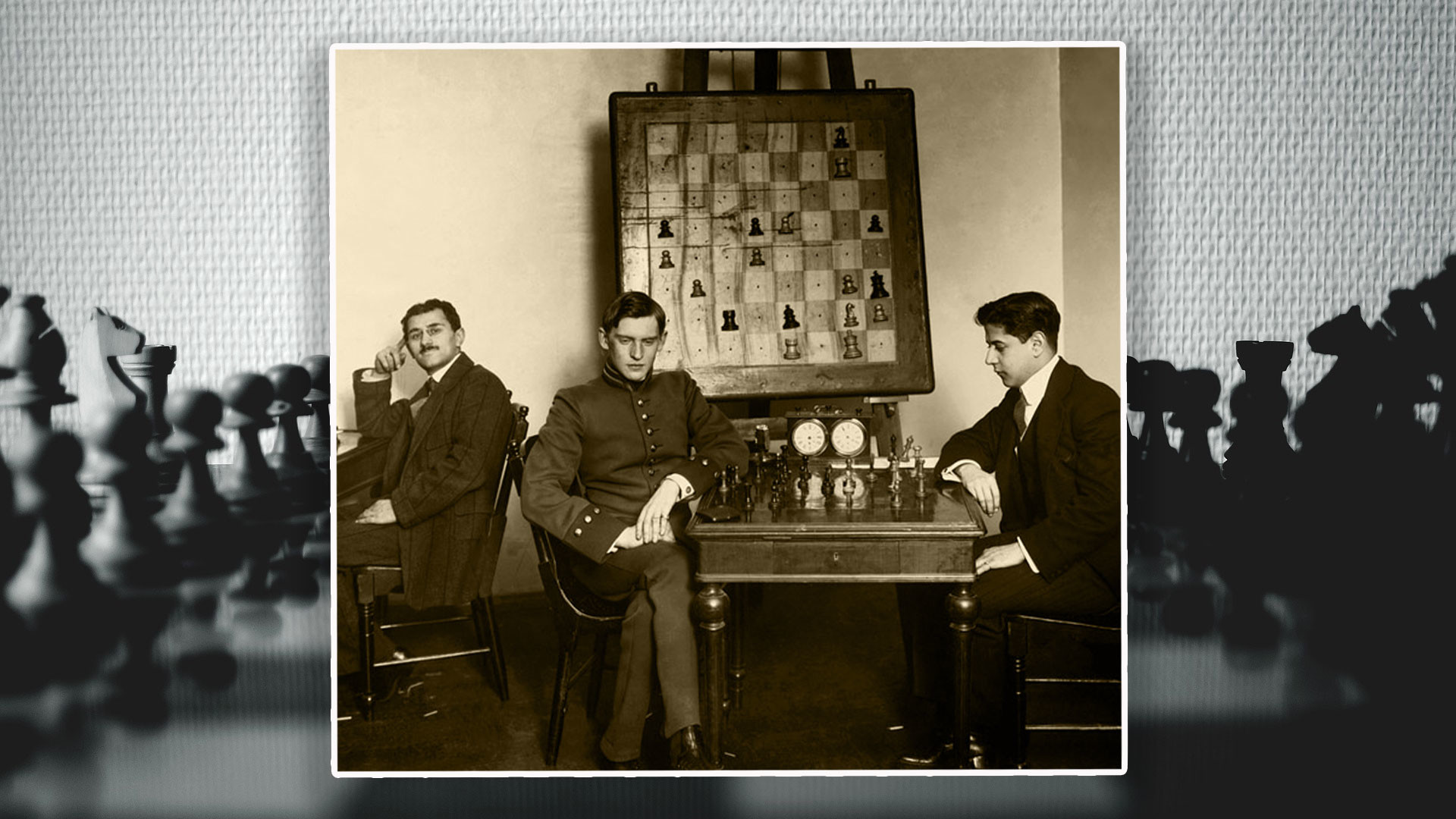 Алехин и Хосе Рауль Капабланка на петербургском шахматном турнире 1914 года. Коллаж © L!FE. Фото: © wikipedia.org