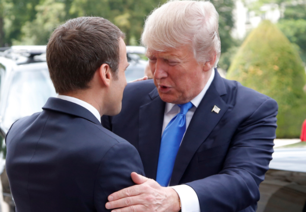 Президенты США и Франции Дональд Трамп и Эмманюэль Макрон. Фото: &copy; REUTERS/Michel Euler