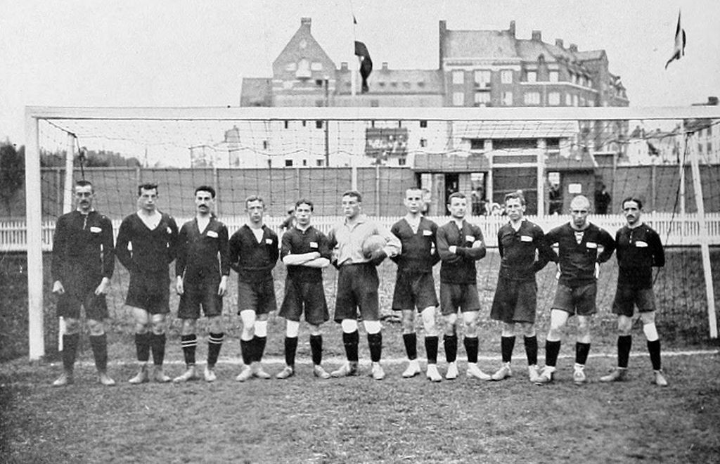 Российские футболисты на Олимпийских играх 1912 года в Стокгольме. Фото: © Wikimedia Commons