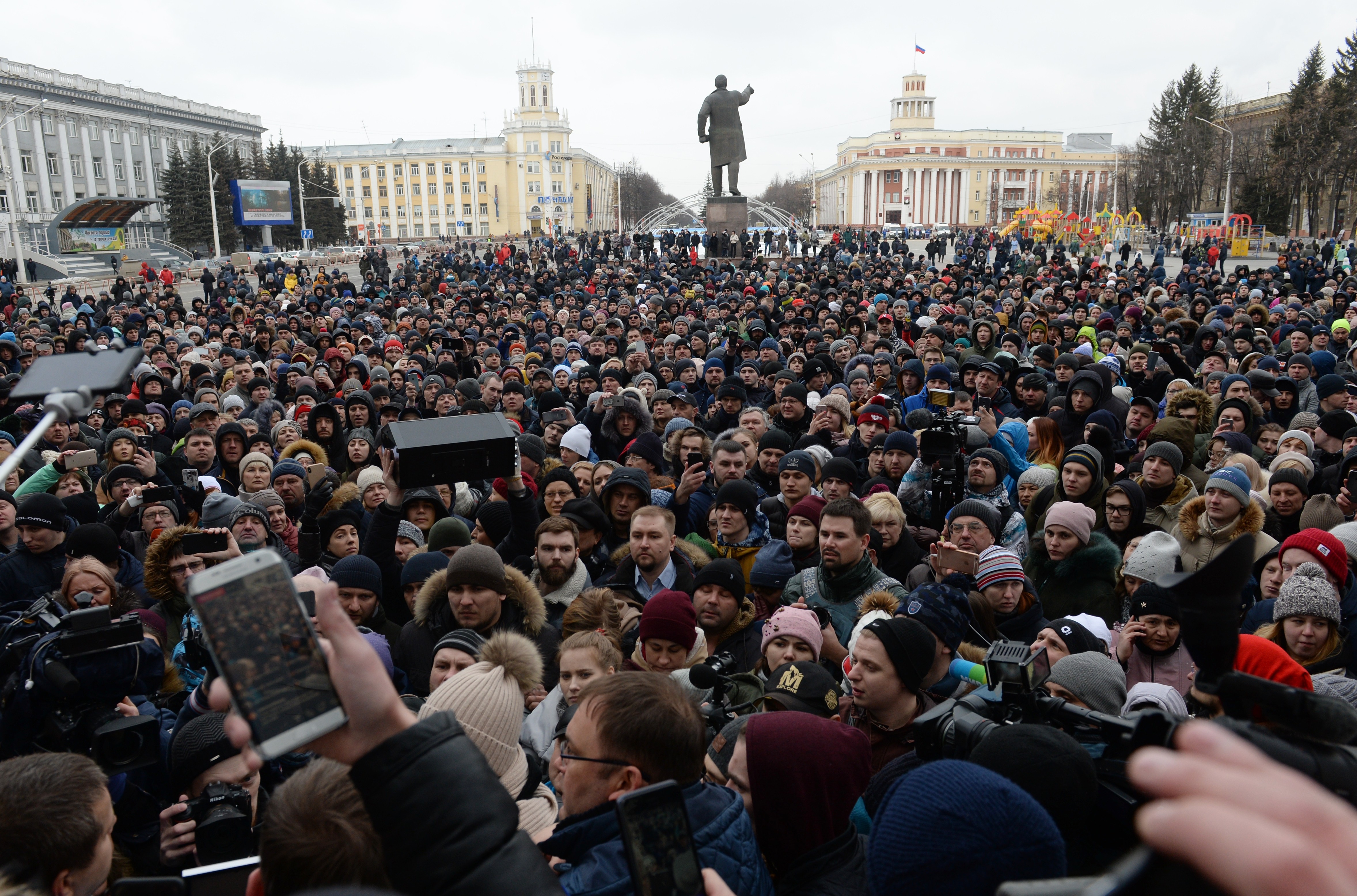 Митинг на площади в Кемерове. Фото: &copy; РИА Новости/Александр Кряжев