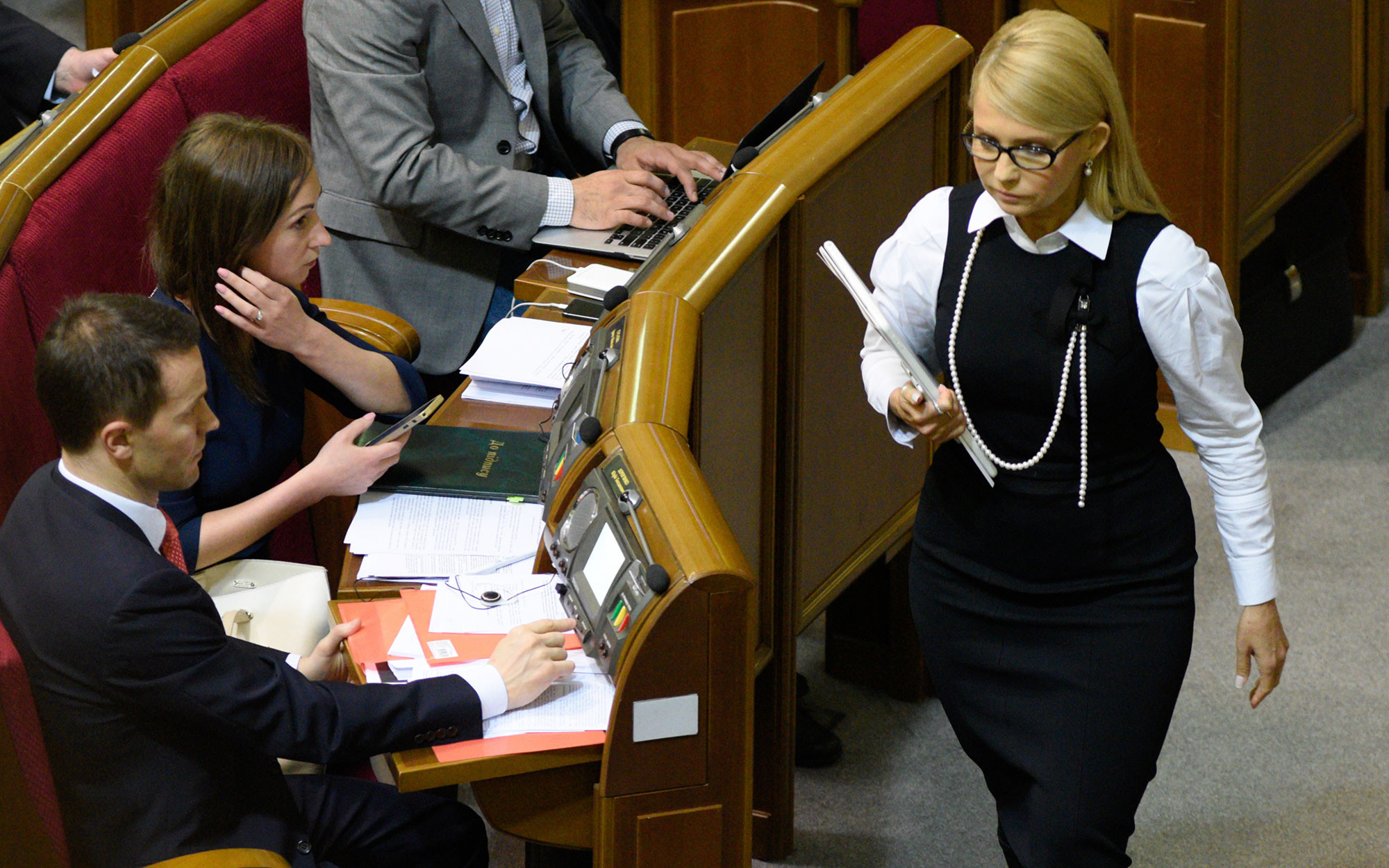 Лидер фракции ВО "Батькивщина" Юлия Тимошенко (справа) на заседании Верховной рады Украины. Фото: © РИА Новости / Стрингер
