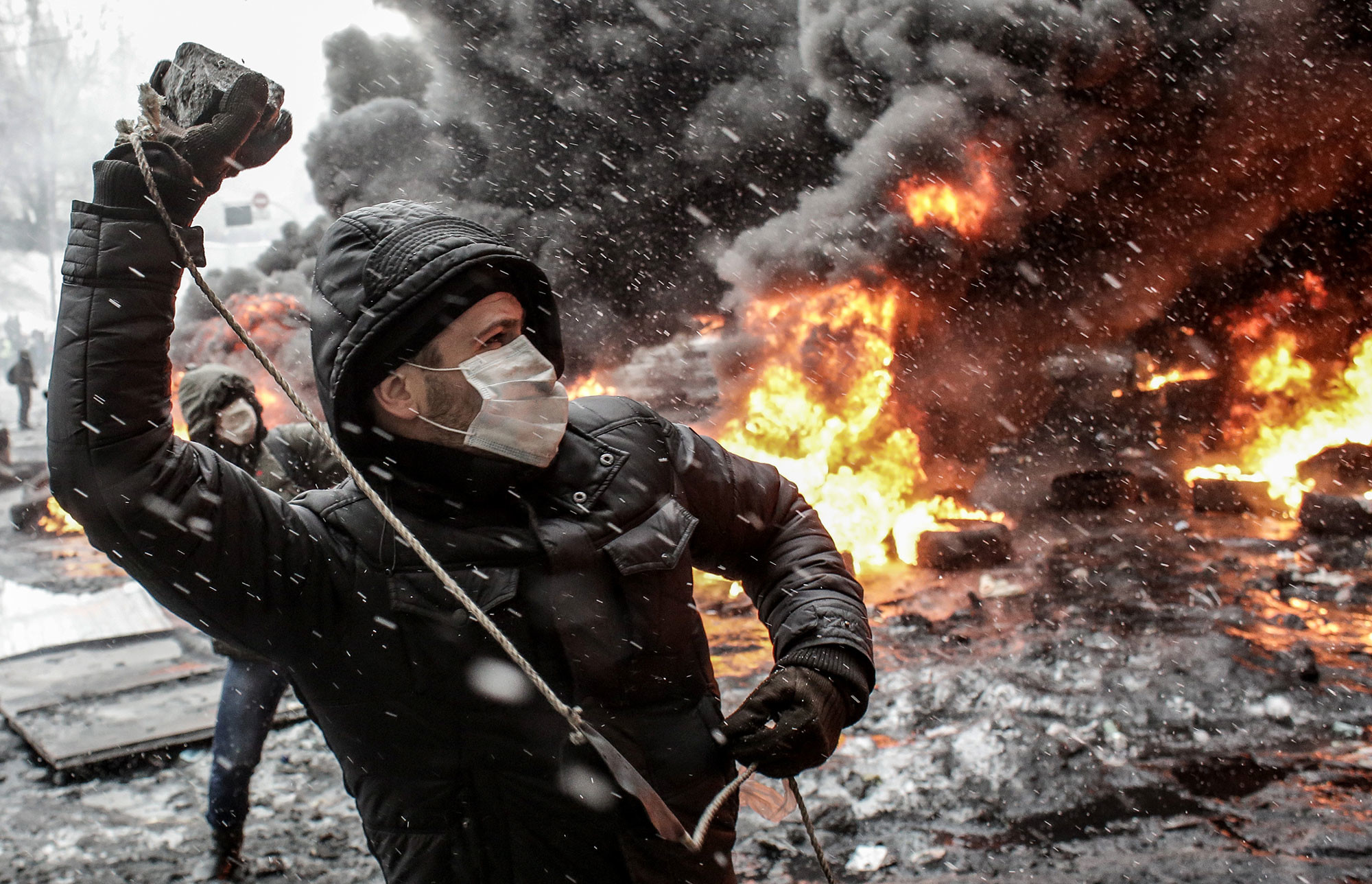 Участник акций в поддержку евроинтеграции Украины на улице Грушевского в Киеве. Фото: © РИА Новости / Андрей Стенин