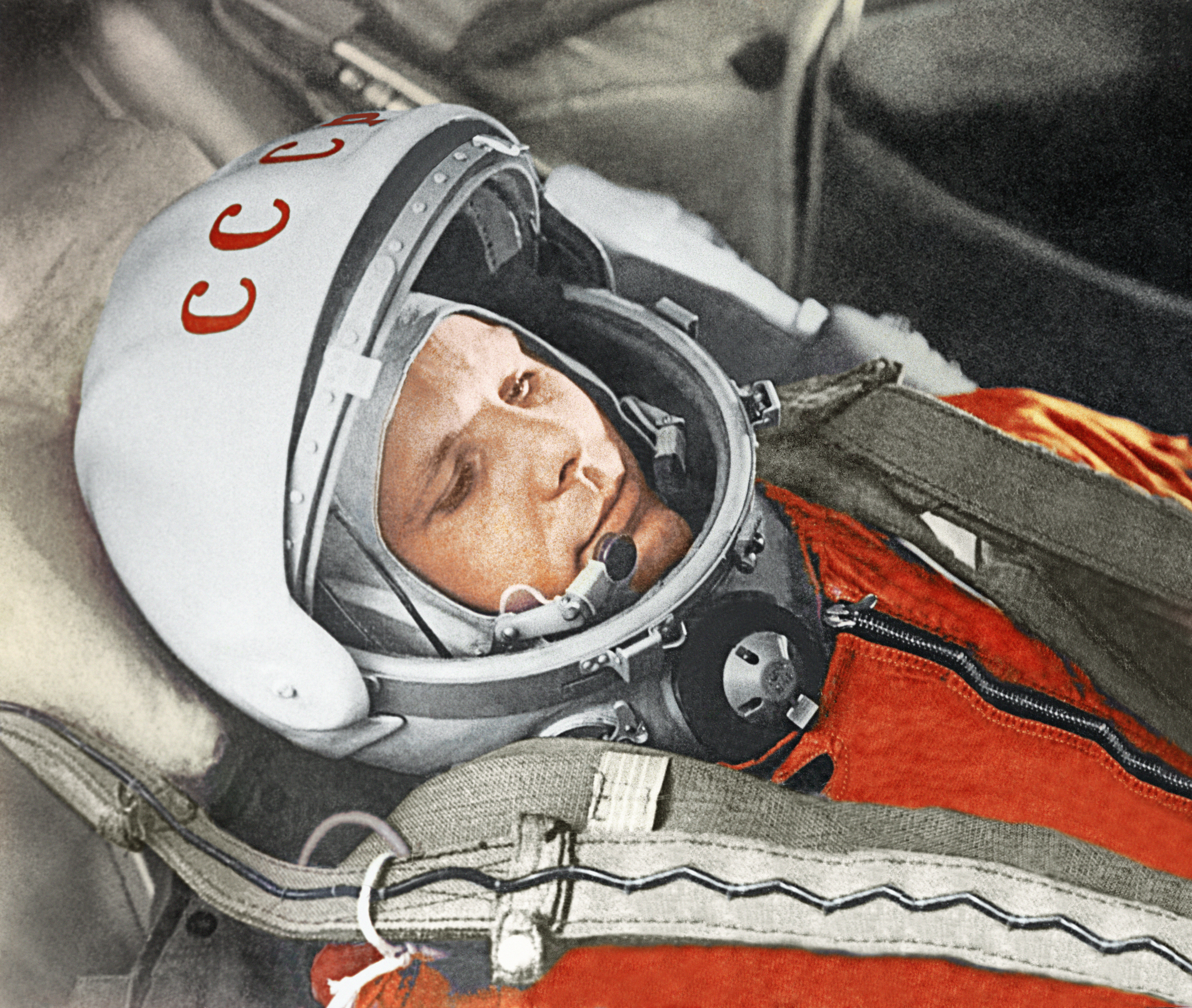 Первый корабль полетевший в космос. 12 Апреля 1961 года полет Юрия Гагарина в космос.