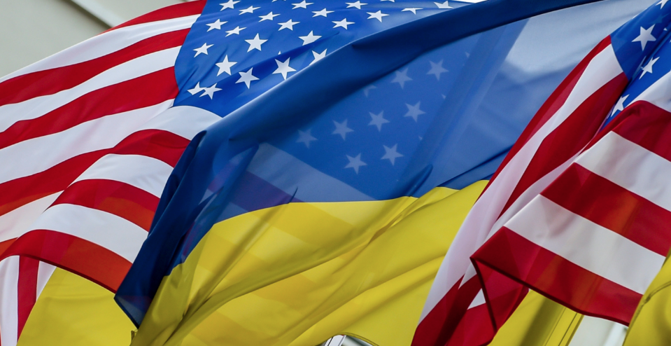 Флаги США и Украины. Фото: &copy; РИА Новости




