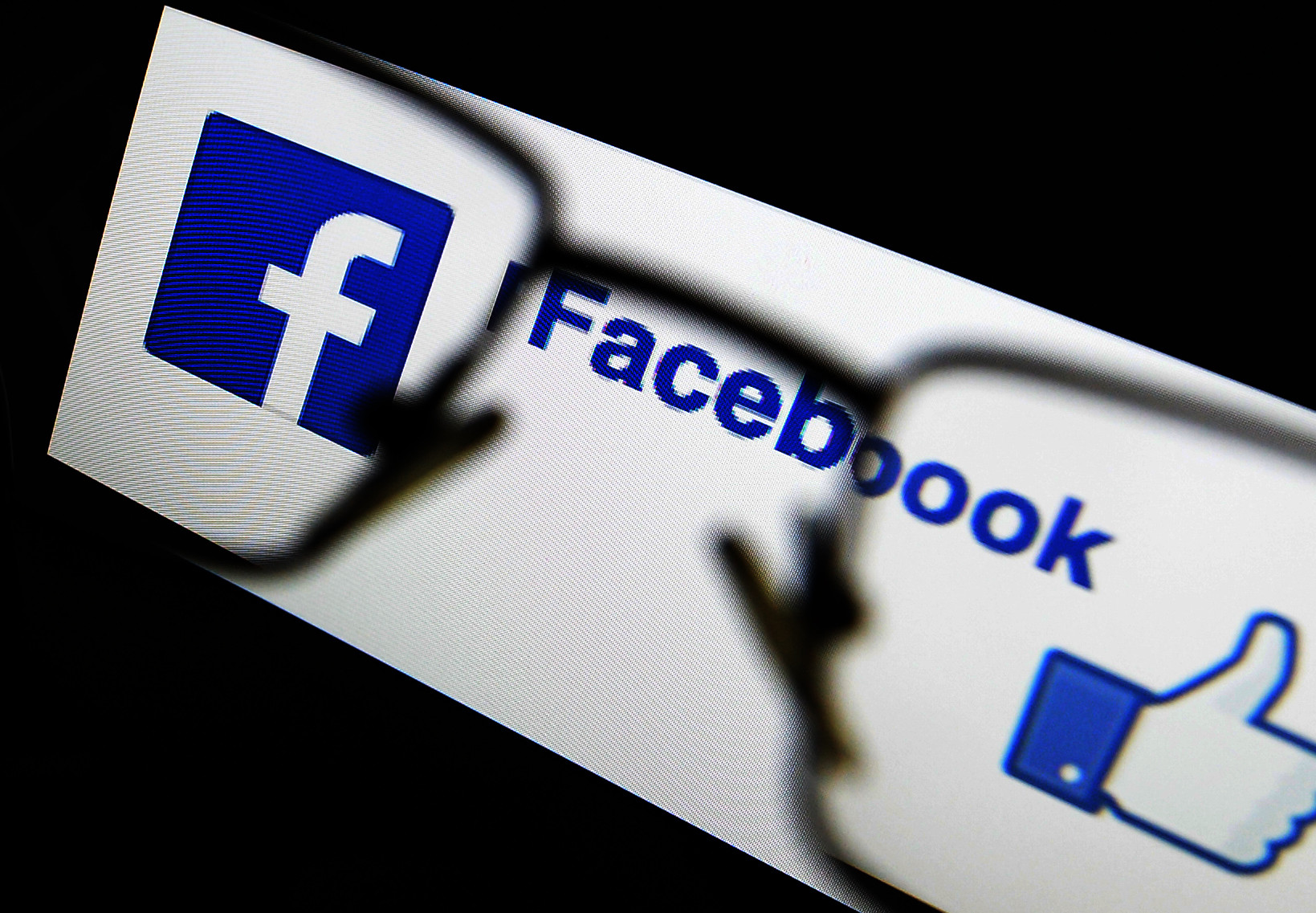 Профессор, передавший данные пользователей Facebook, назвал это нормой