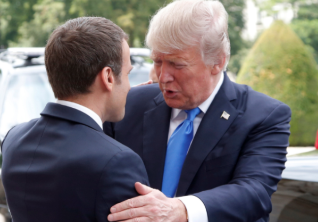 Президенты США и Франции Дональд Трамп и Эмманюэль Макрон. Фото: &copy; REUTERS/Michel Euler&nbsp;