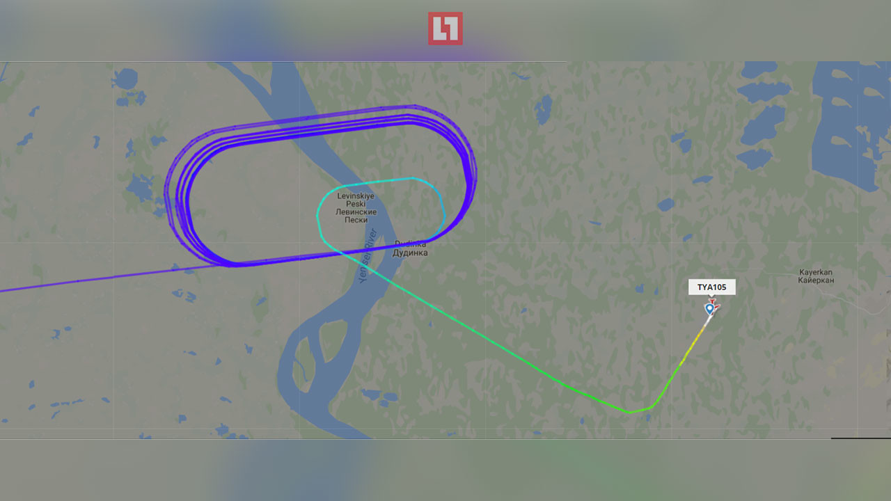 Самолёт "делает" несколько кругов, прежде чем сесть в Норильске. Фото в редакцию Лайфа прислал гражданский журналист через приложение LiveCorr (доступно на Android и iOS).