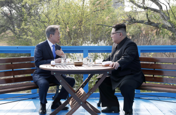 Президент Южной Кореи Мун Чжэ Ин и глава КНДР Ким Чен Ын. Фото: © Flickr/Republic of Korea